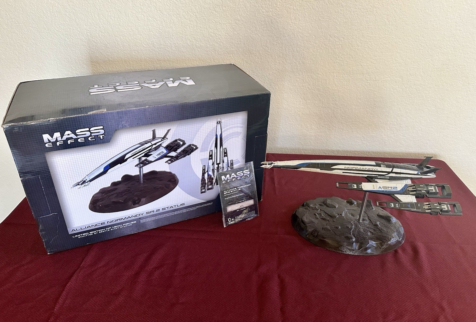 Mass Effect 18” SSV Normandy SR-2 Ship Statue – Gentle Giant Studios/Dark Horse