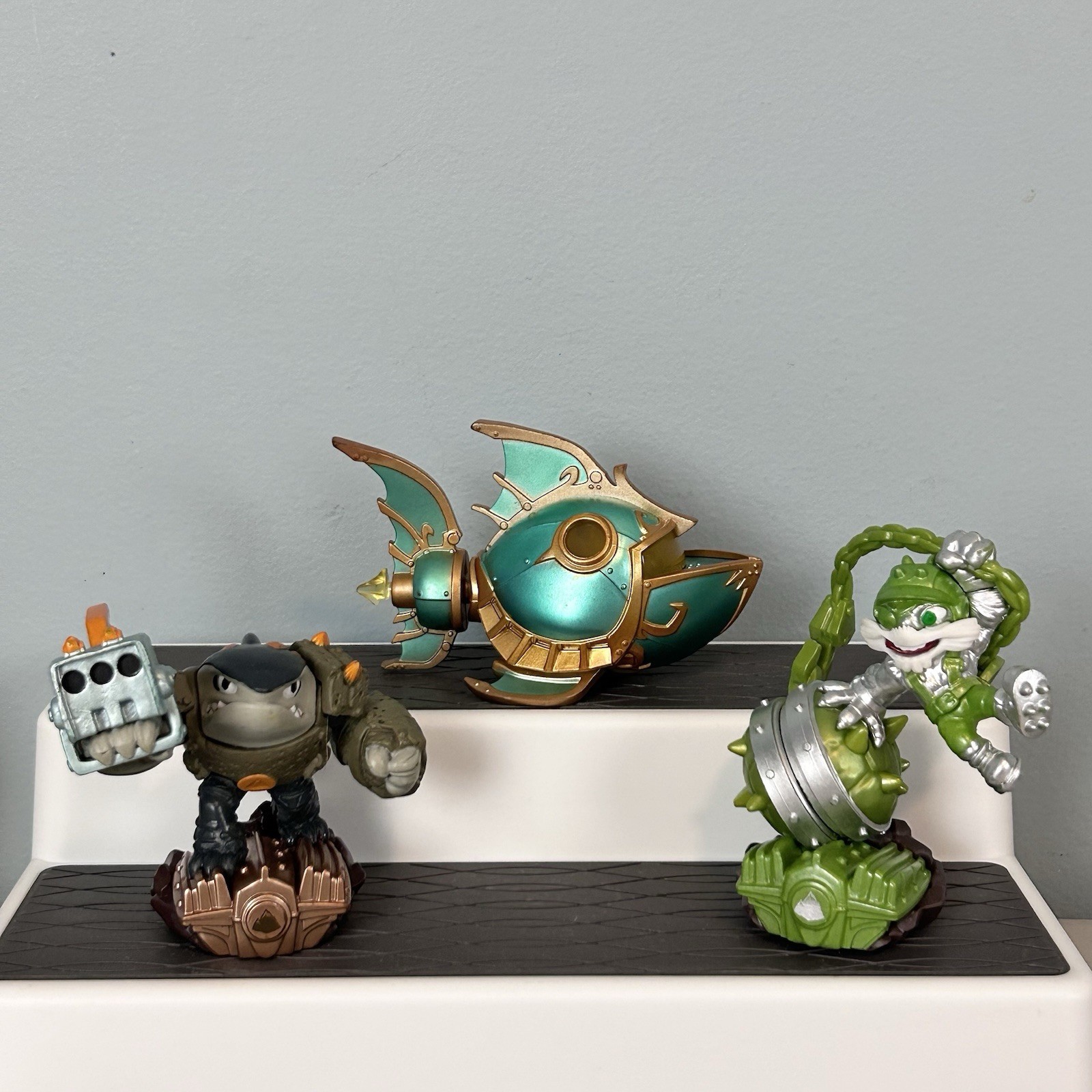 Skylanders Spyros Adventure & Super Chargers Mixed Lot Of 24 Figures
