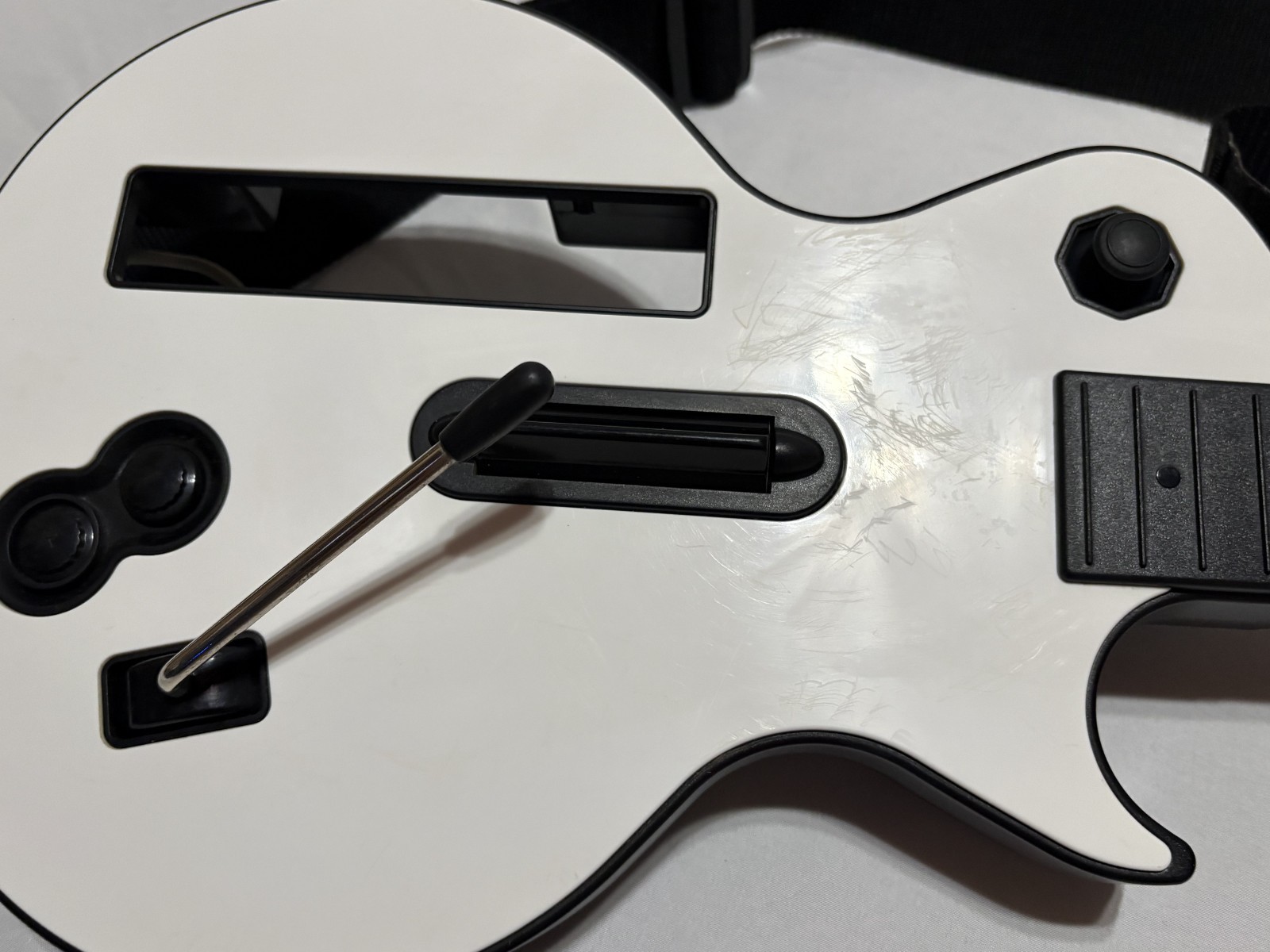 RedOctane Guitar Hero Les Paul Wii Controller White Wireless 95125.805 *READ*