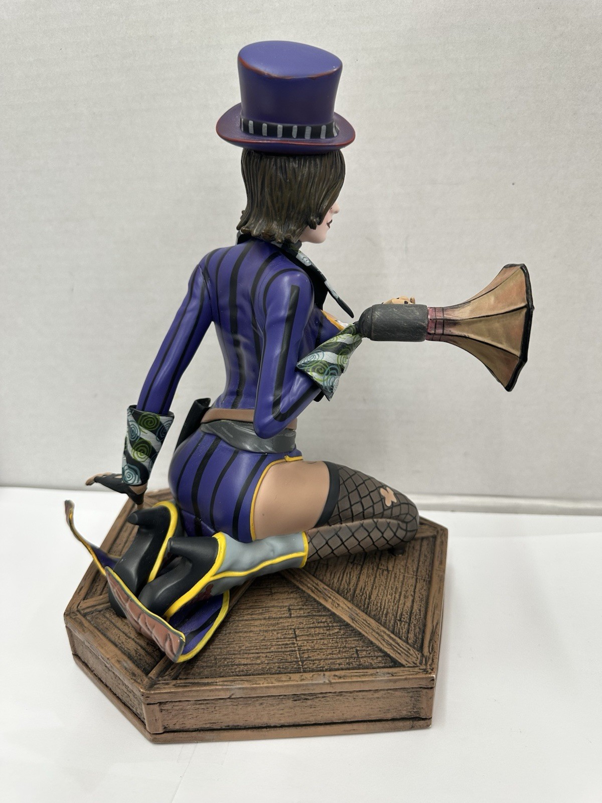 Mad Moxxi Purple Variant Borderlands GameStop Exclusive Statue