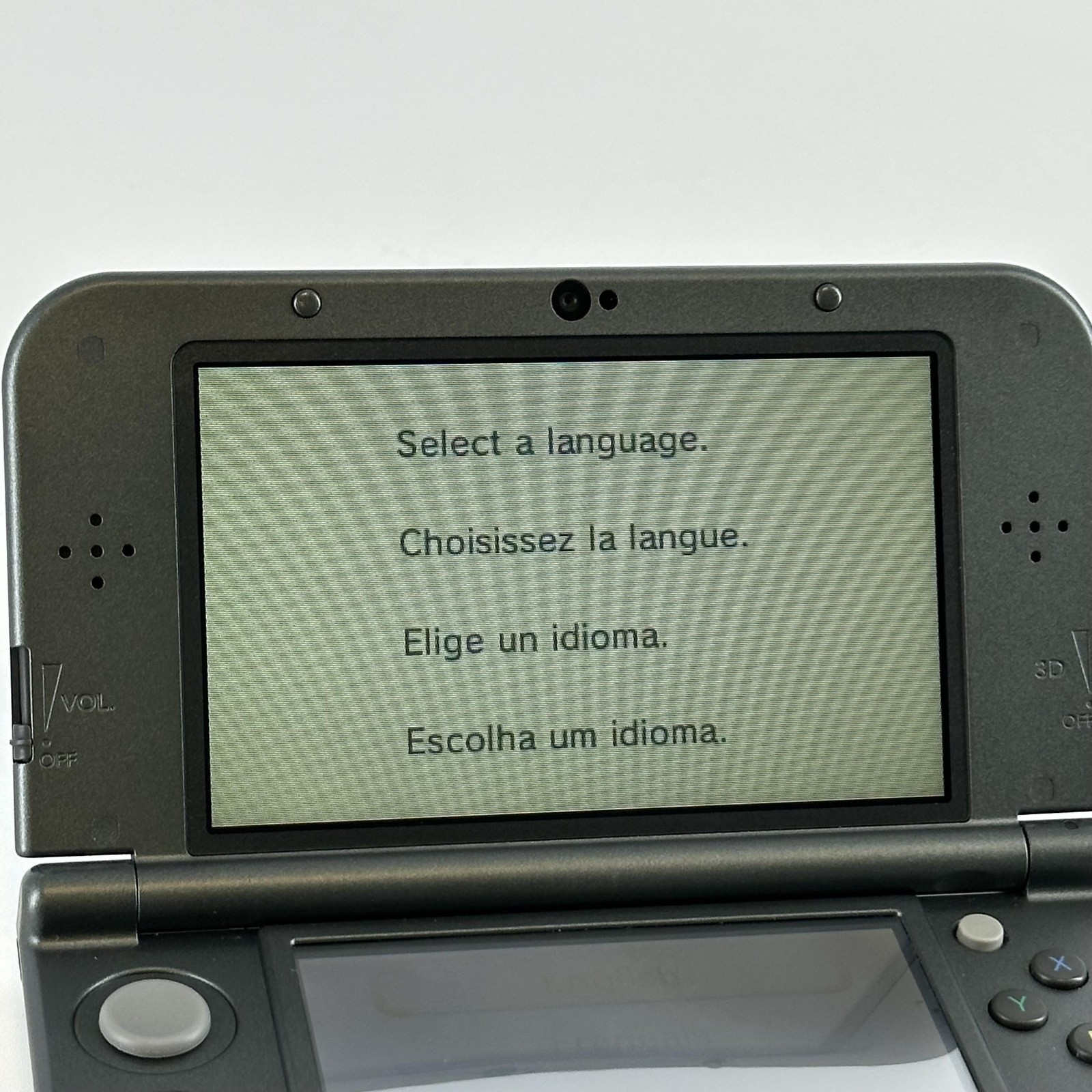 Nintendo New 3DS XL Handheld Console Gray – Very Good w/ Yellow Tint