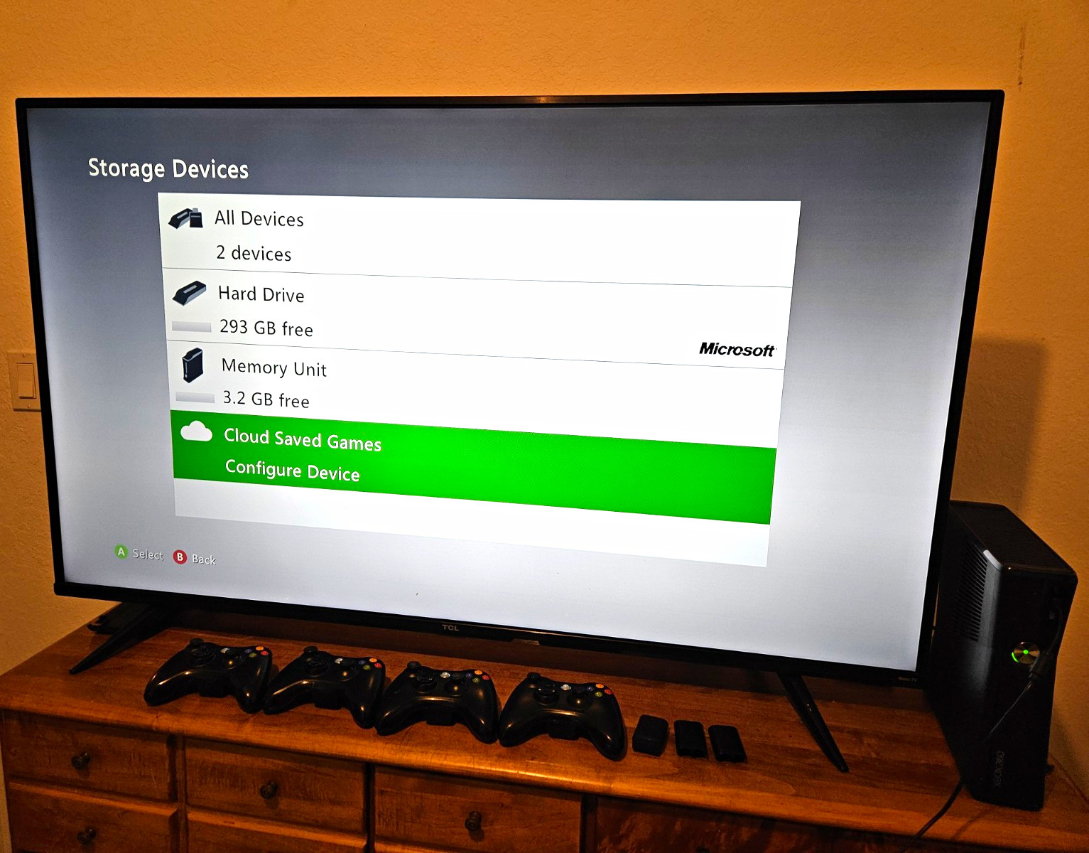 Xbox 360 4GB W/290gb Hard Drive Console Bundle w/ 4 Wireless Controllers