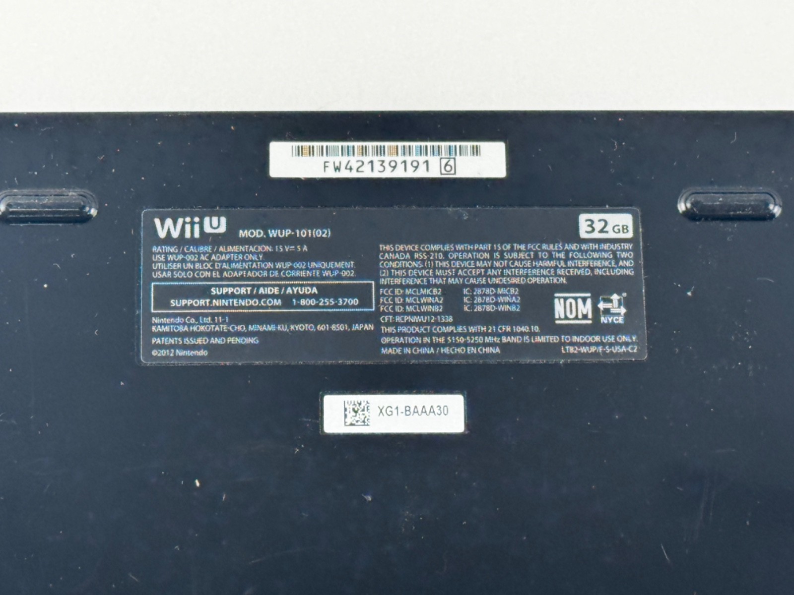 Nintendo Wii U 32GB Deluxe Console Bundle w/Super Mario 3D World & Nintendo Land
