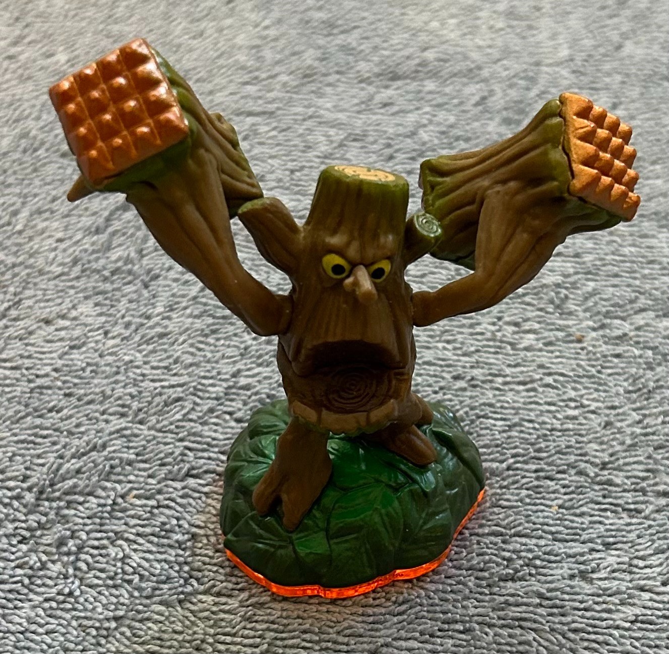 14 Skylanders figures (12 Giants, 2 Spyros) – Crusher, Swarm, Flashwing – tested