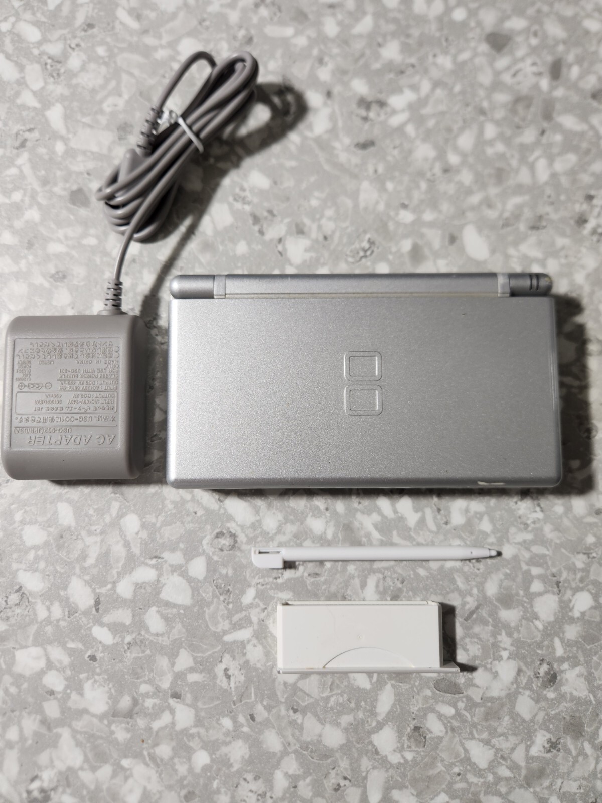 Nintendo DS Lite System Portable Gaming Console – Silver/white