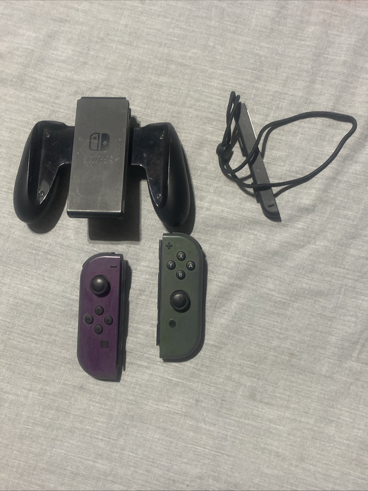 Nintendo Switch HAC001(-01) Multicolor Handheld System Bundle Accessories