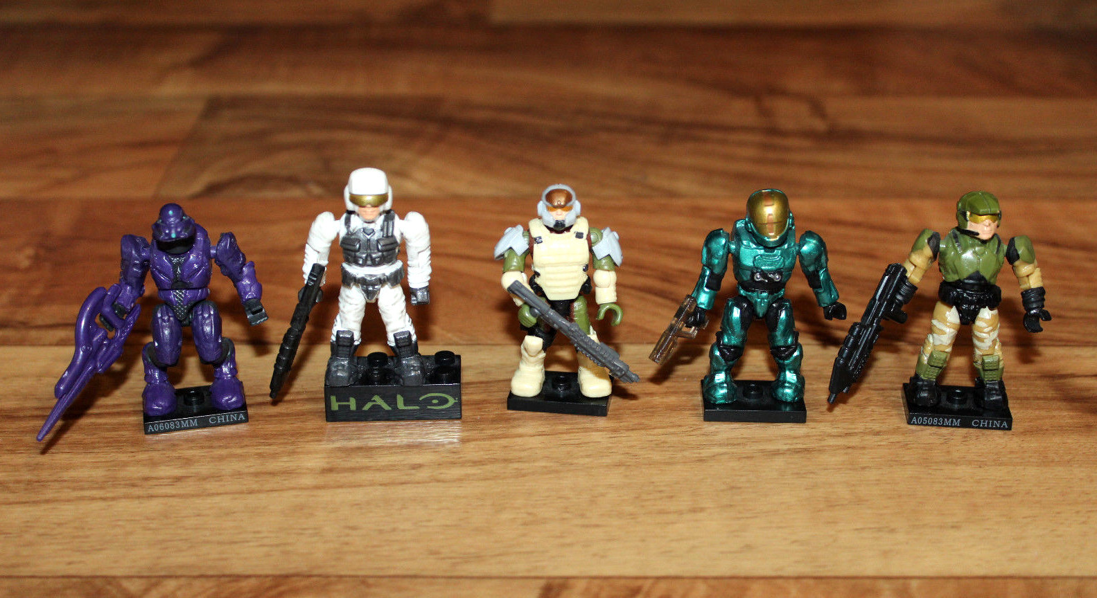 Mega Bloks Mega Construx Halo Figure Set Spartan Purple Green Blue White