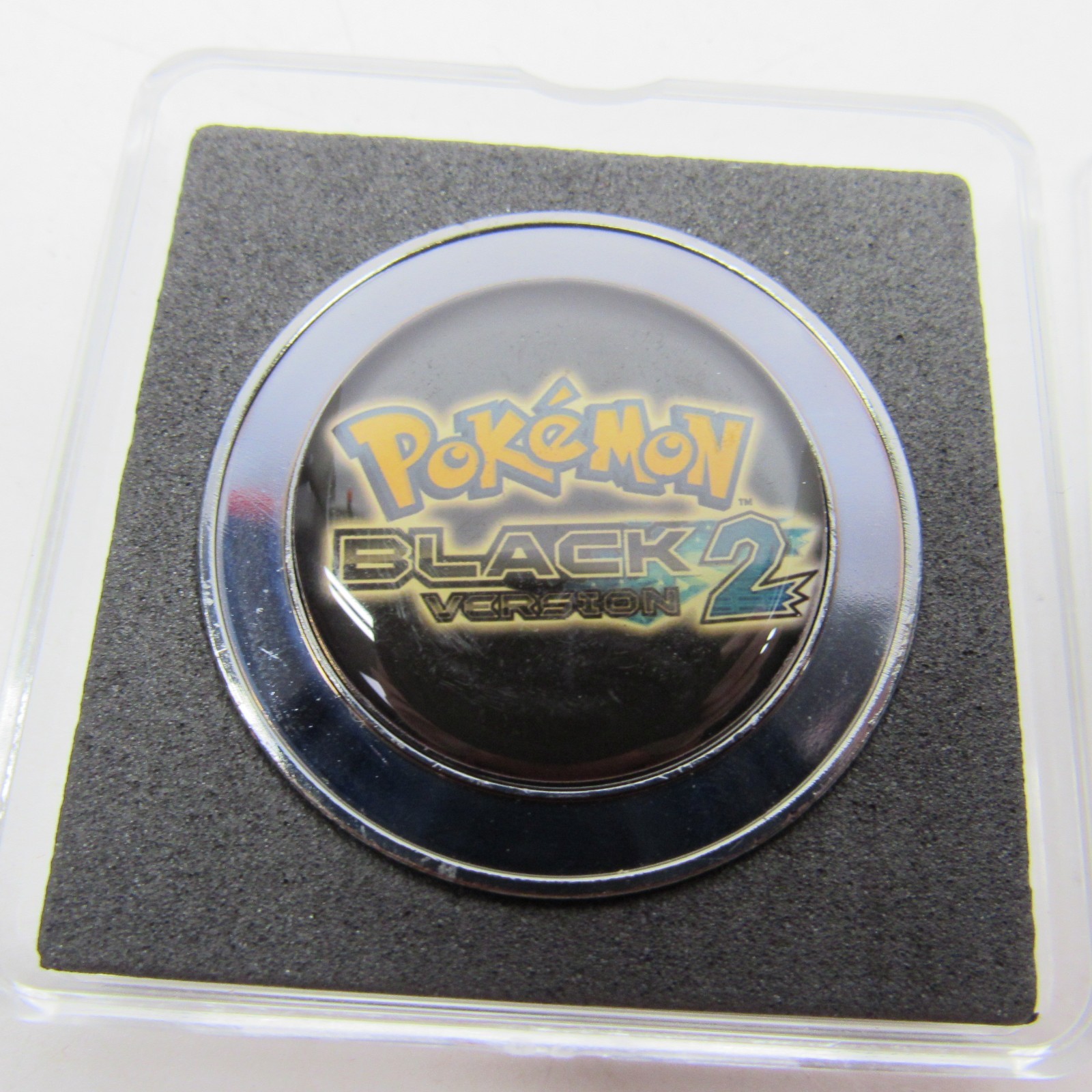 Pokemon Black Version 2 Nintendo Kyurem Commemorative Coin Token Medal Coin