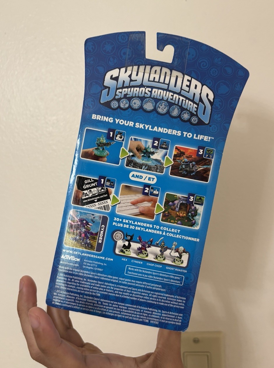 Skylanders Spyros Adventure Crystal Clear Cynder Variant