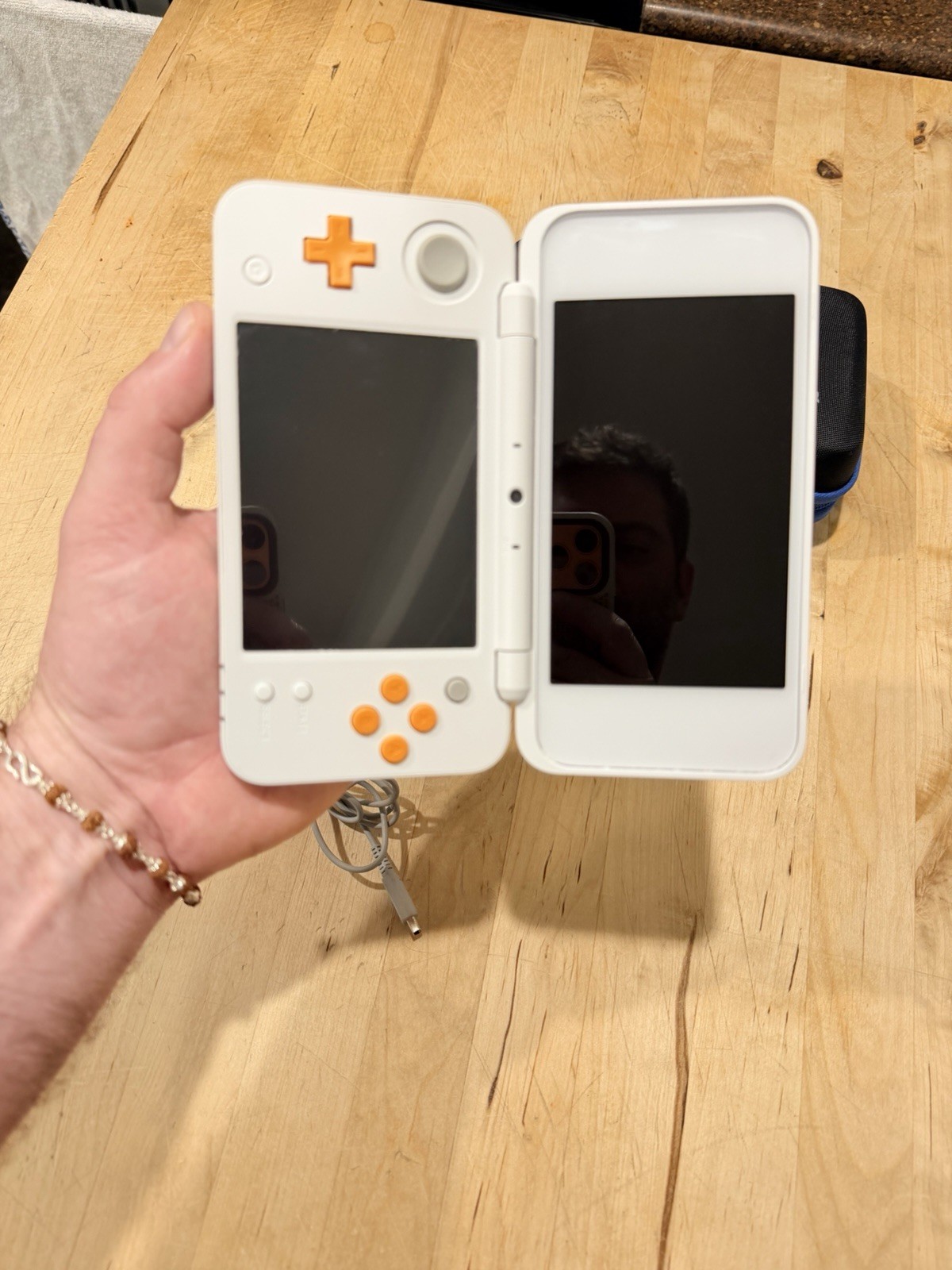 Nintendo 2DS XL Console White/Orange (NEAR MINT) Tested