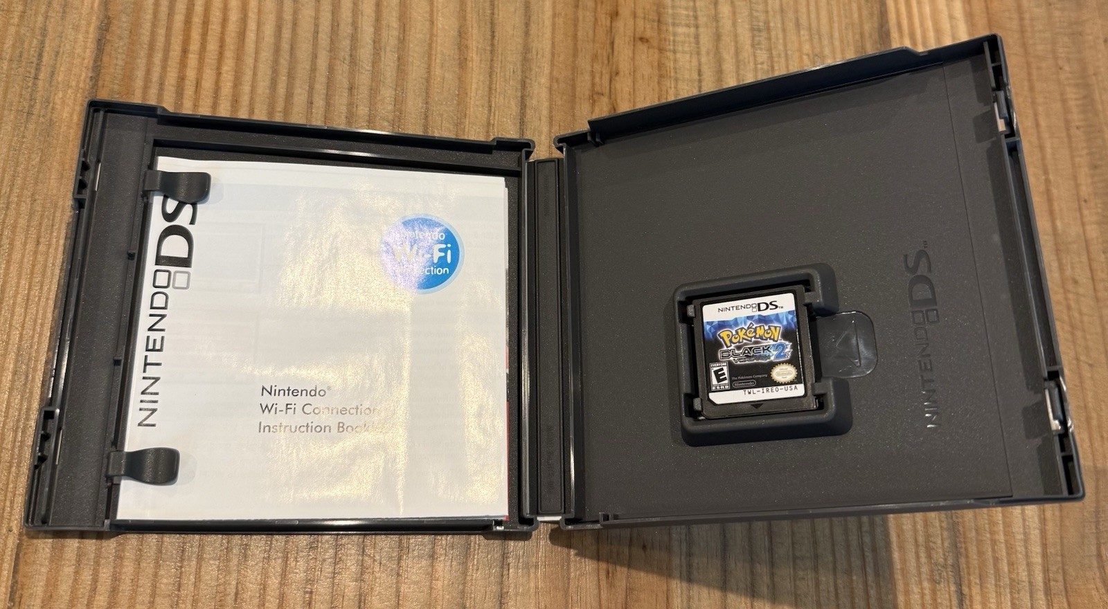 Pokemon Black Version 2 Nintendo DS Authentic