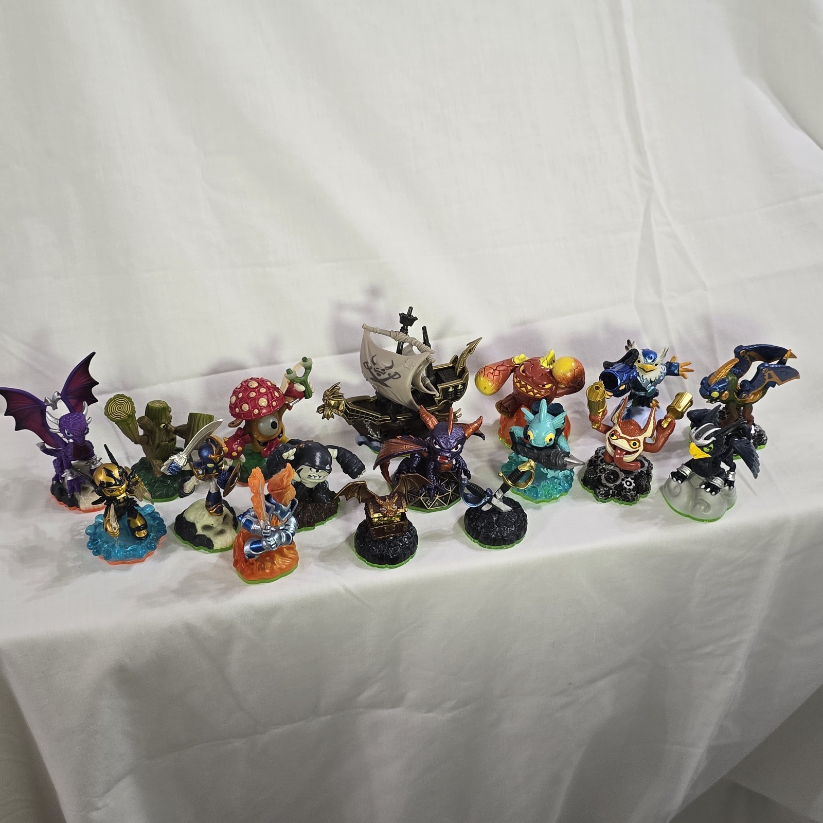 Skylanders Spyros Adventure Giants Lot 17pc Pirate Seas Spyro Trigger Happy Lot