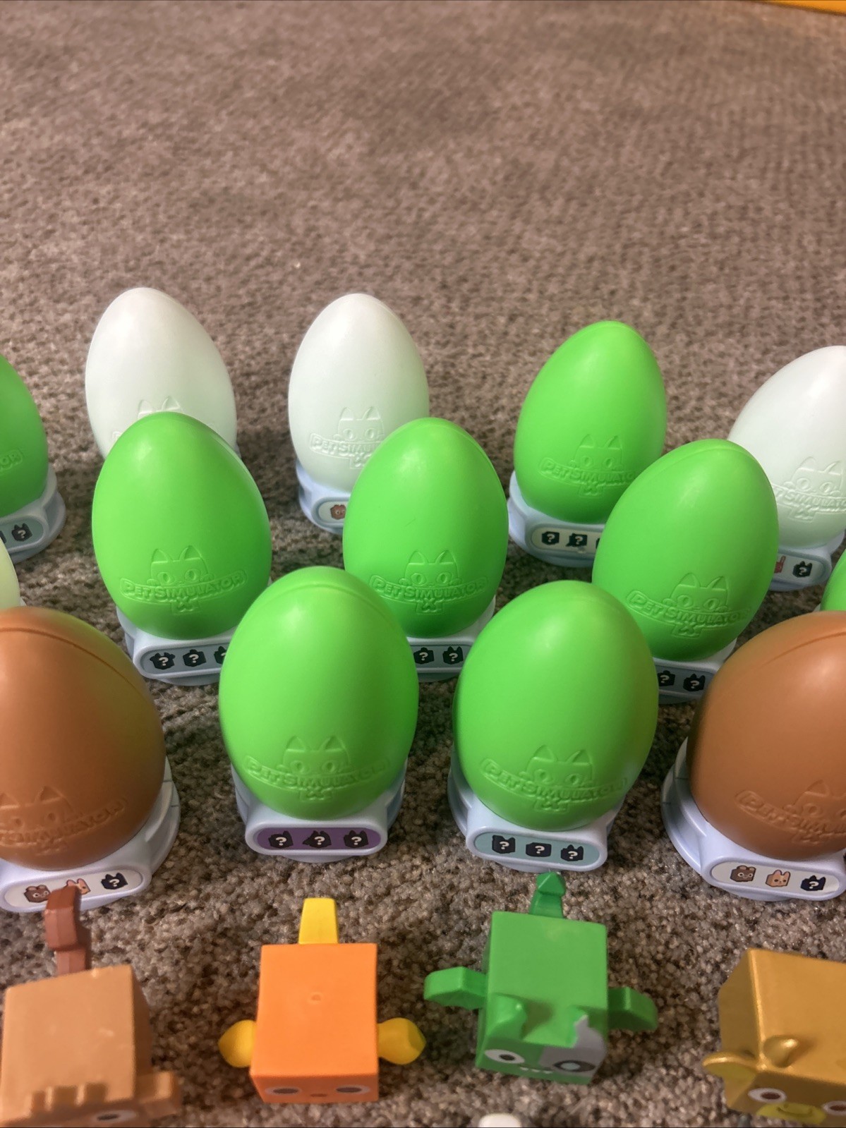 Pet Simulator X Series Large Lot Eggs Figures Keychains