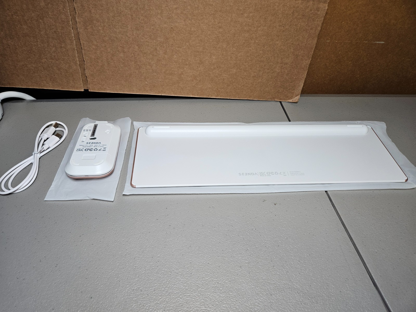 Seenda Wireless Keyboard Mouse for Mac, Multi-Device White Rose Gold New SKM64-2