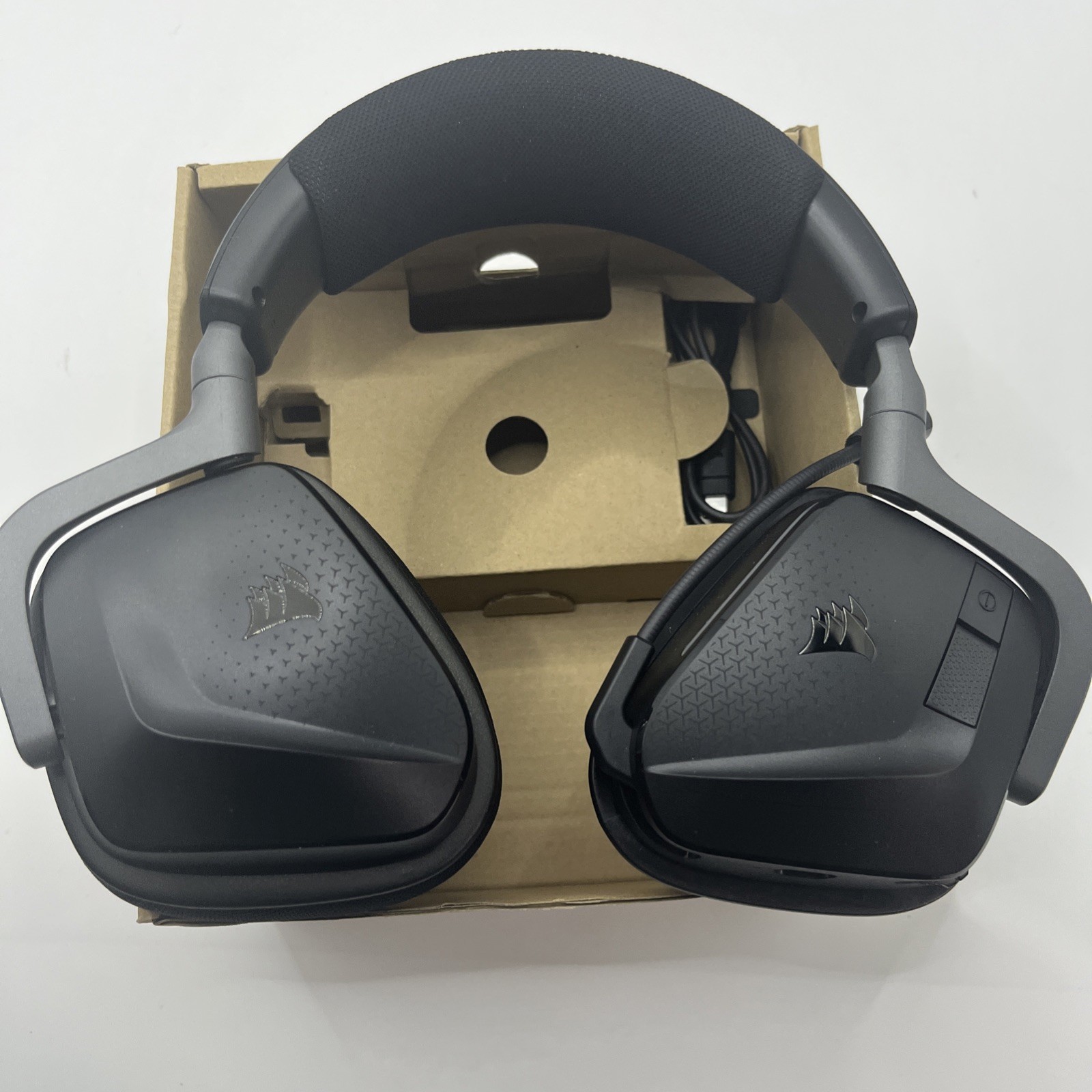 Corsair Void v2 MAX Wireless Gaming Headset for PC, PS5/4, Mobile -NOT WORKING-
