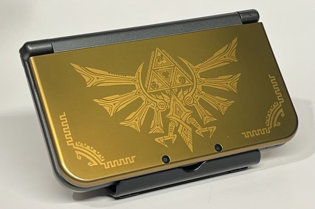 Professionally installed Loopy Capture Card Nintendo New 3DS XL, Hyrule Edition.