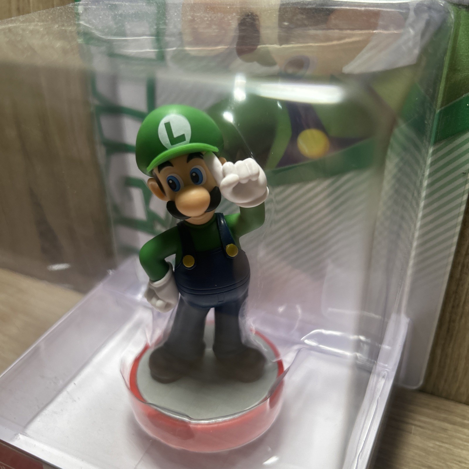 Luigi Amiibo Super Mario Series Nintendo Brand New & Factory Sealed!