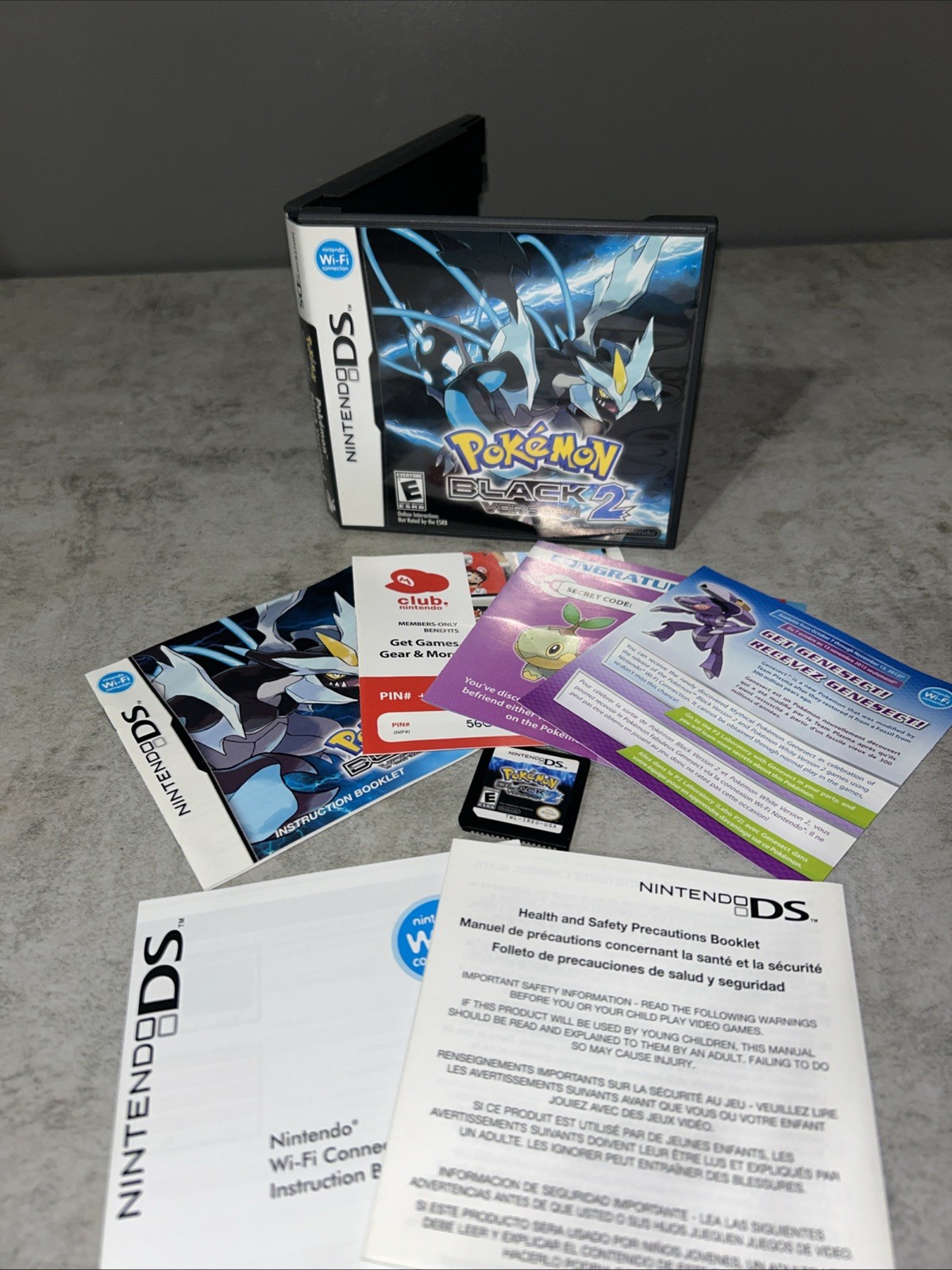 Pokémon Black Version 2 Nintendo DS 2012 Authentic Complete CIB W/ Inserts Mint