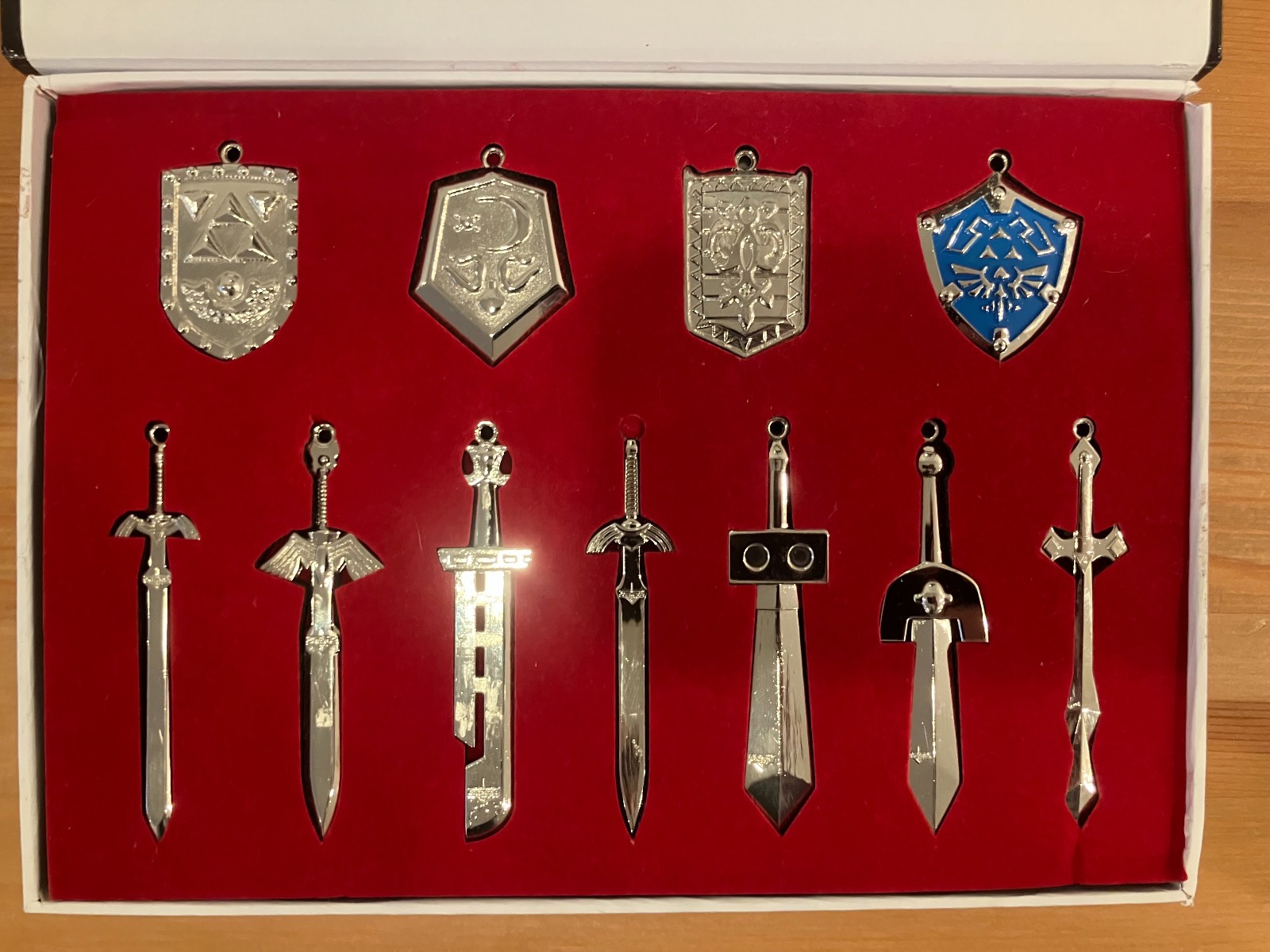 Legend of Zelda: Twilight Princess Necklace Keychain Accessories Set by XCoser