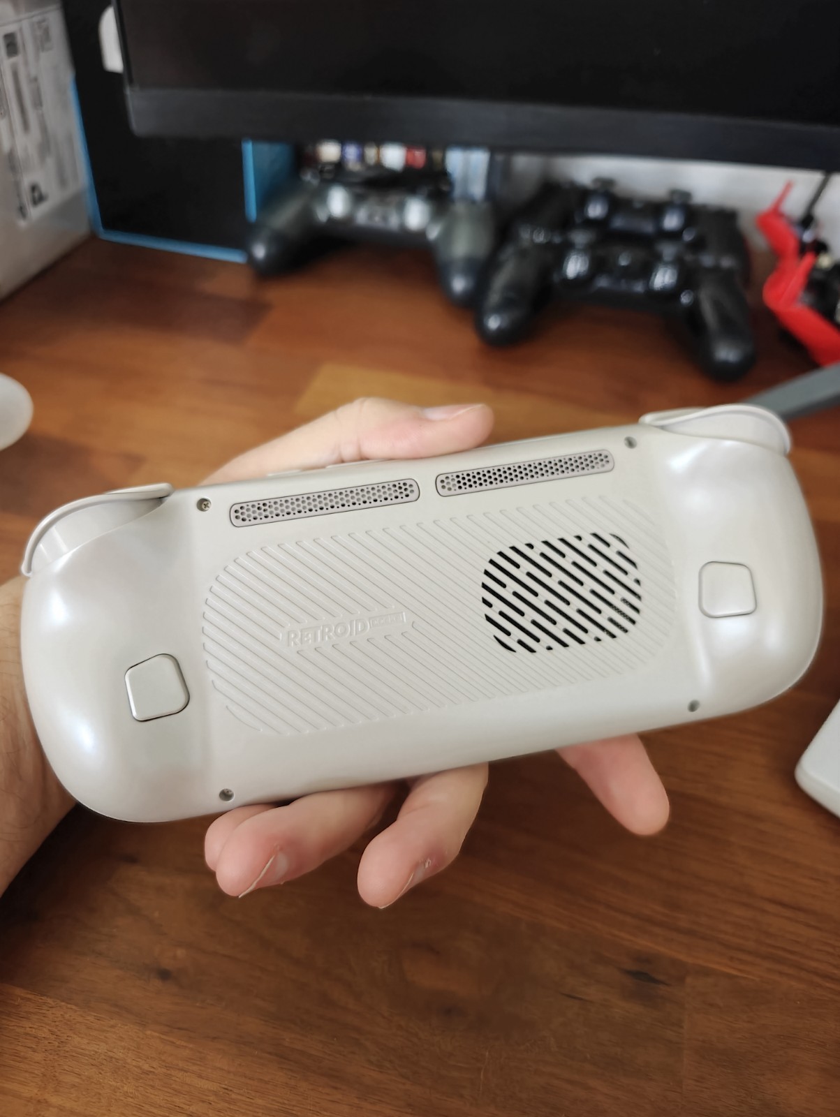 Retroid Pocket 6 – 16Bit | 12gb Ram/256gb storage |OEM Grip&Case, +256gb SD card
