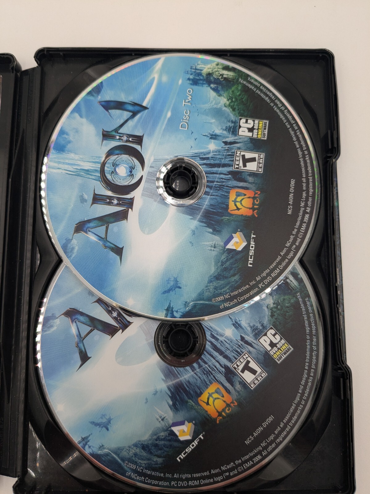 AION – PC Video Game – STEELBOOK Edition 2 Disks With Manual! Cib
