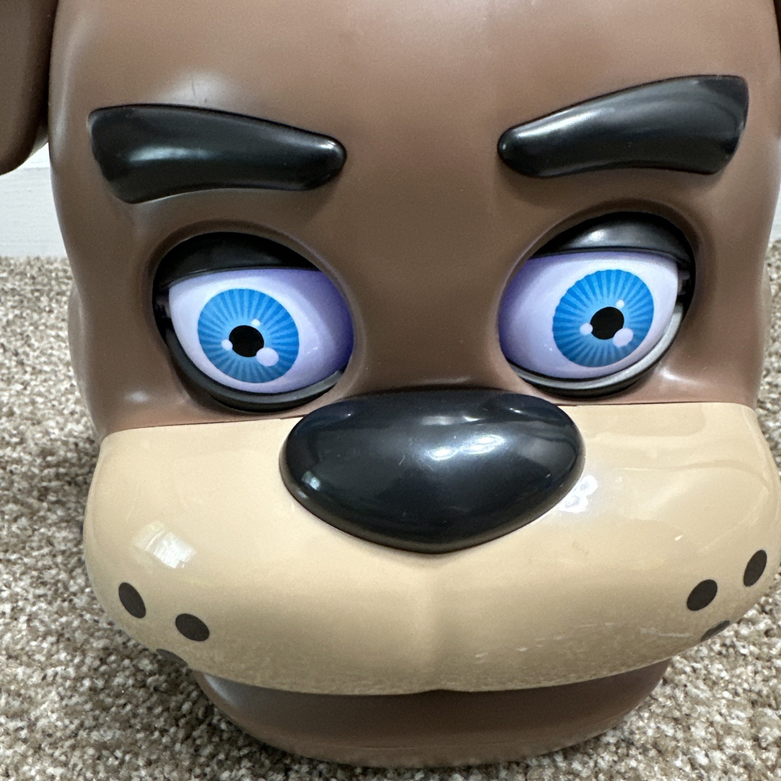 Five Nights At Freddy’s 10th Anniversary Animatronic Head And Golden Freddy READ