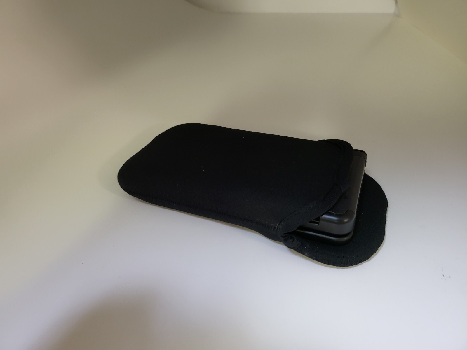 Flip Top Black Soft Padded Pouch Protective Sleeve Case for 3DS & 3DS XL #U15