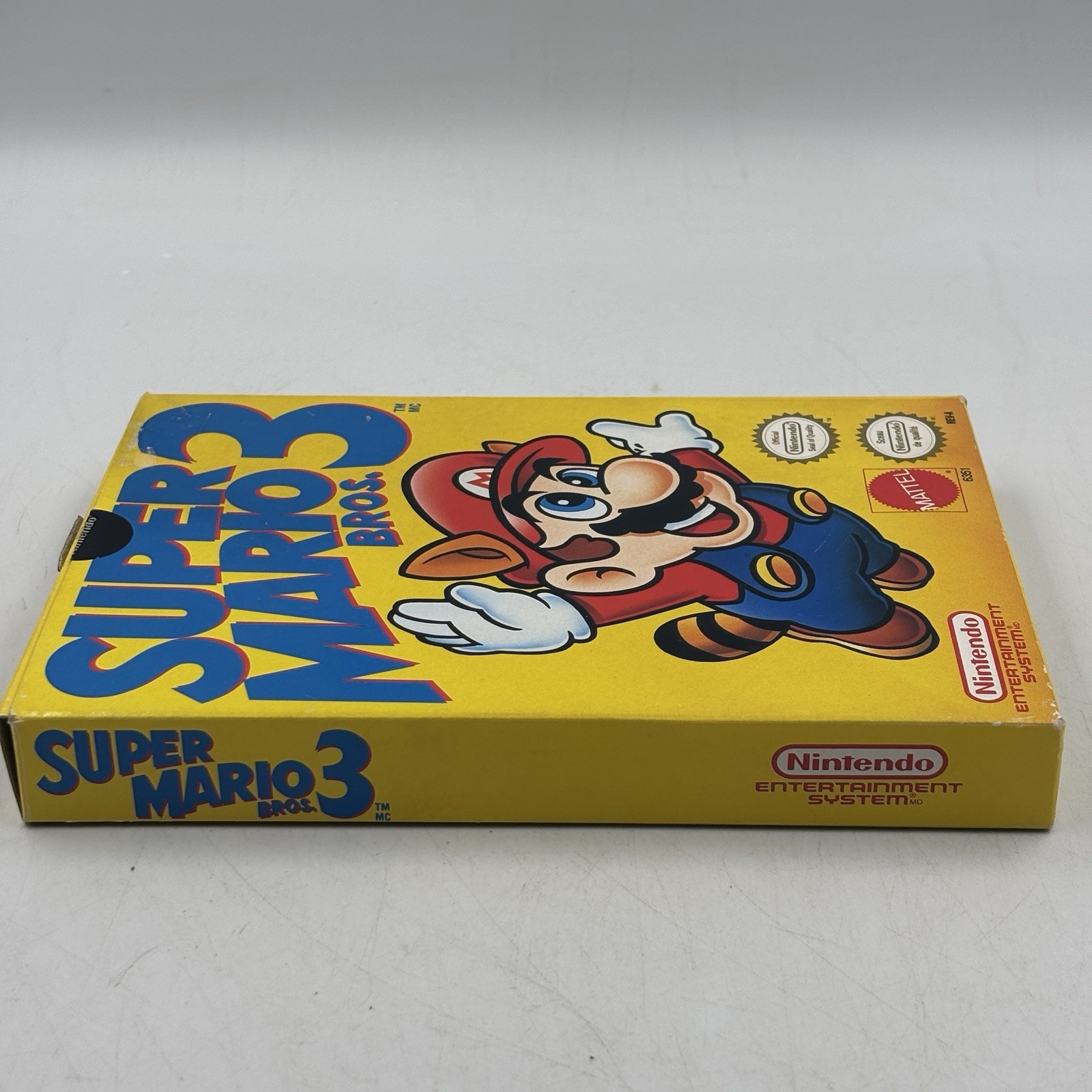 Super Mario Bros 3 RARE Canadian Version Oval Seal Nintendo NES CIB Near Mint