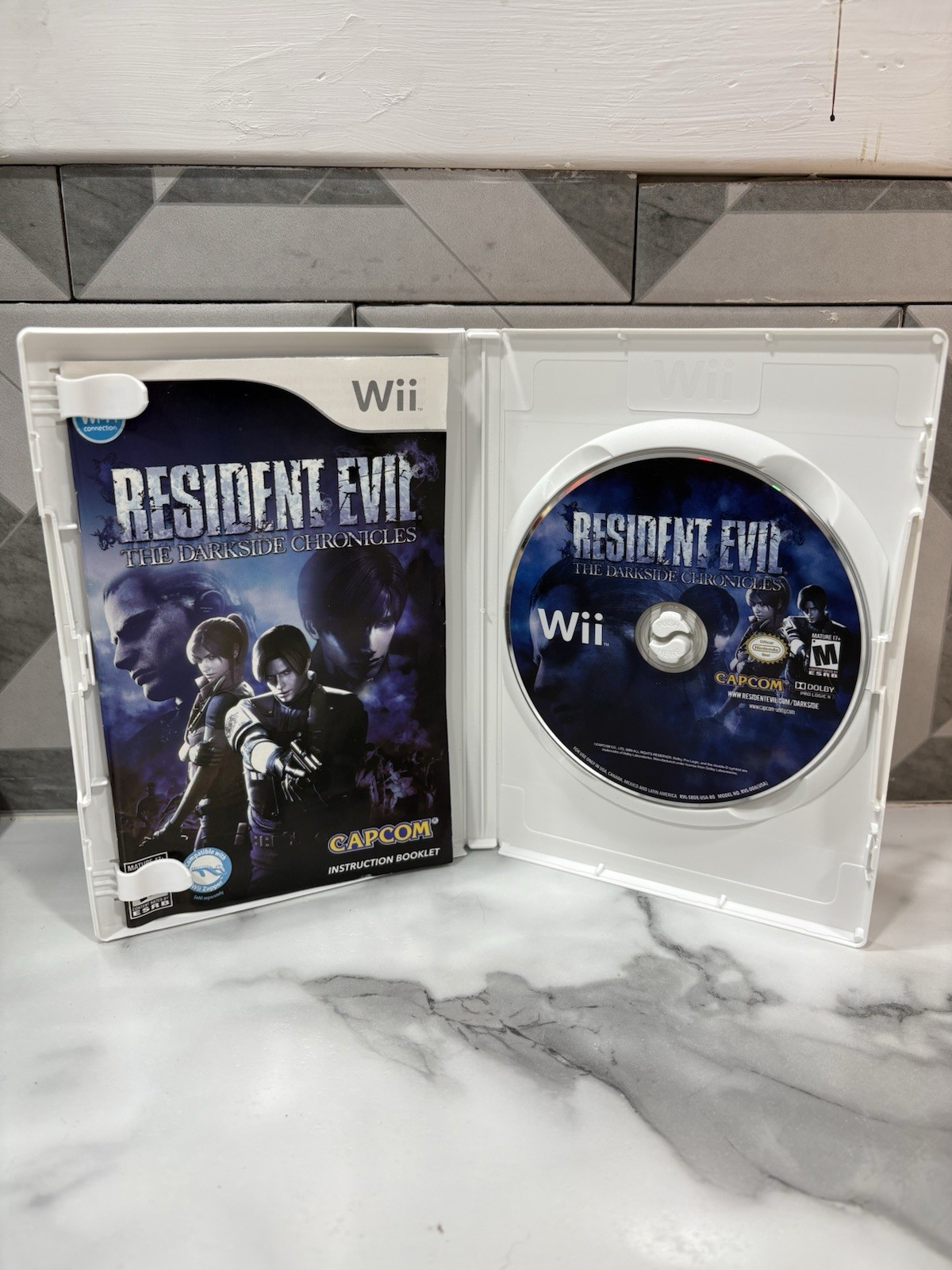 Resident Evil: The Darkside Chronicles (Nintendo Wii, 2009) CIB Tested!