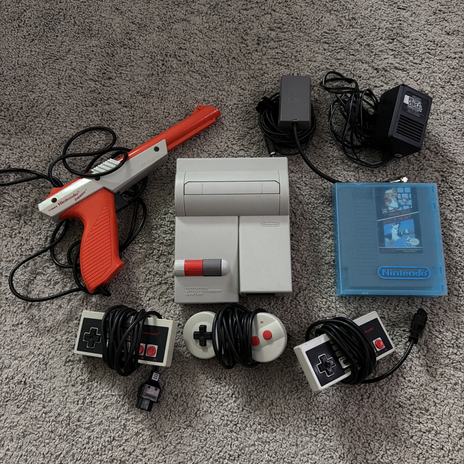 Nintendo Top Loader NES Console with Mario Duck Hunt Extra Controllers Zapper