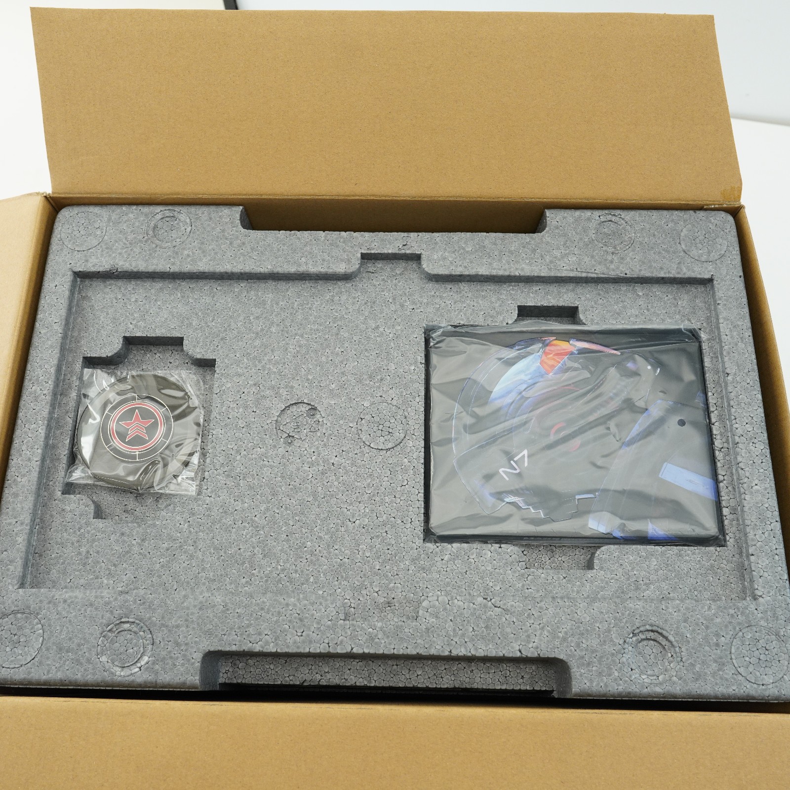 Mass Effect Legendary Cache Collector’s Edition Preowned game helmet