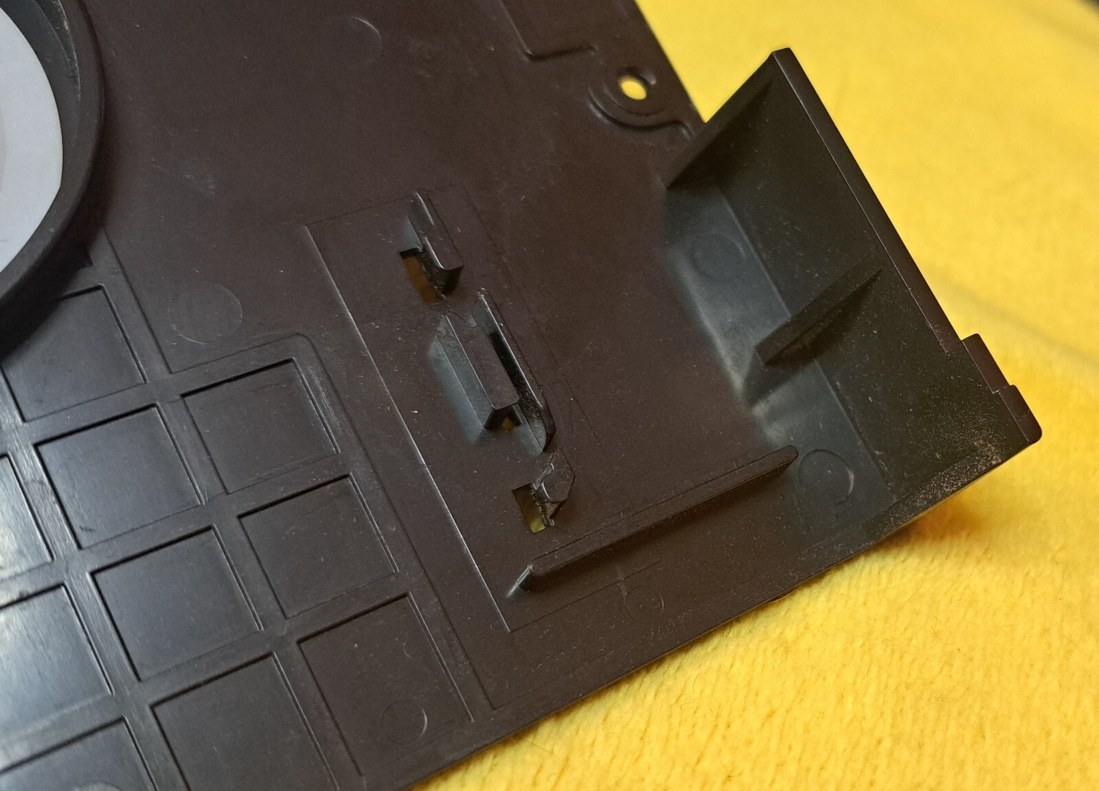 SONY PlayStation 2 FAT SCPH-39001 Disc Drive Top Cover & Disc Spindle Magnet