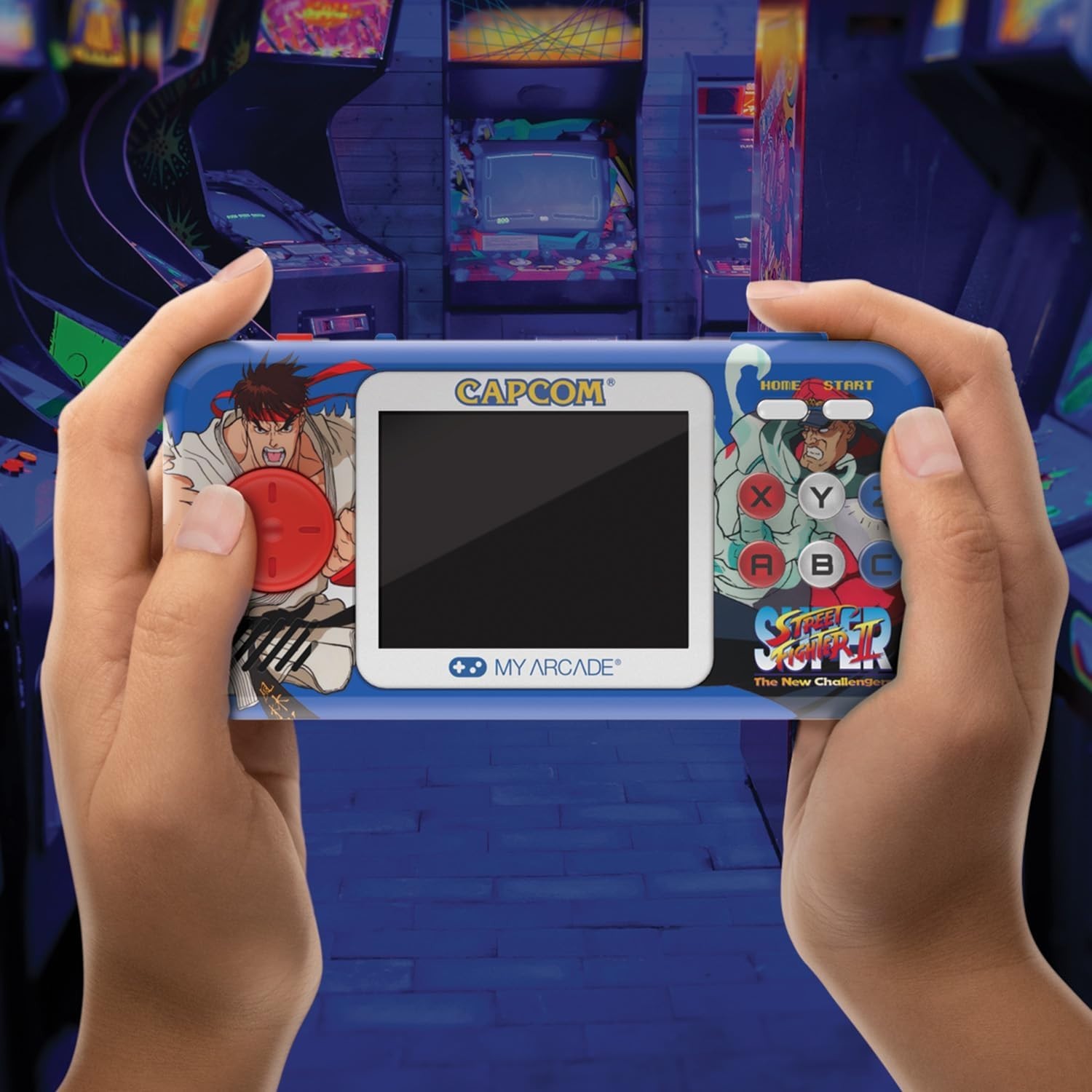Street Fighter II Retro Handheld: Includes Super Street Fighter II & Champions