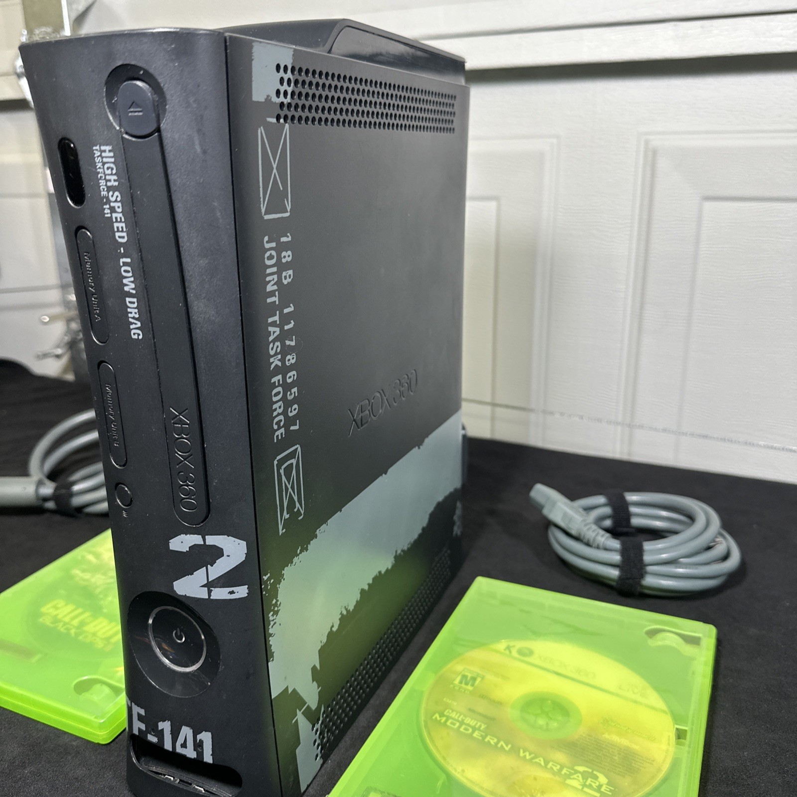 Microsoft XBox 360 Call of Duty Modern Warfare 2 Game Console System COD 250GB