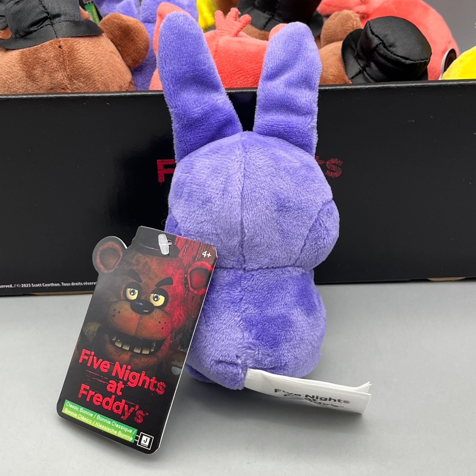 Jazwares FNAF 2025 4″ Mini Plush Set 5 GLOW EYES Freddy Bonnie Chica Foxy Golden