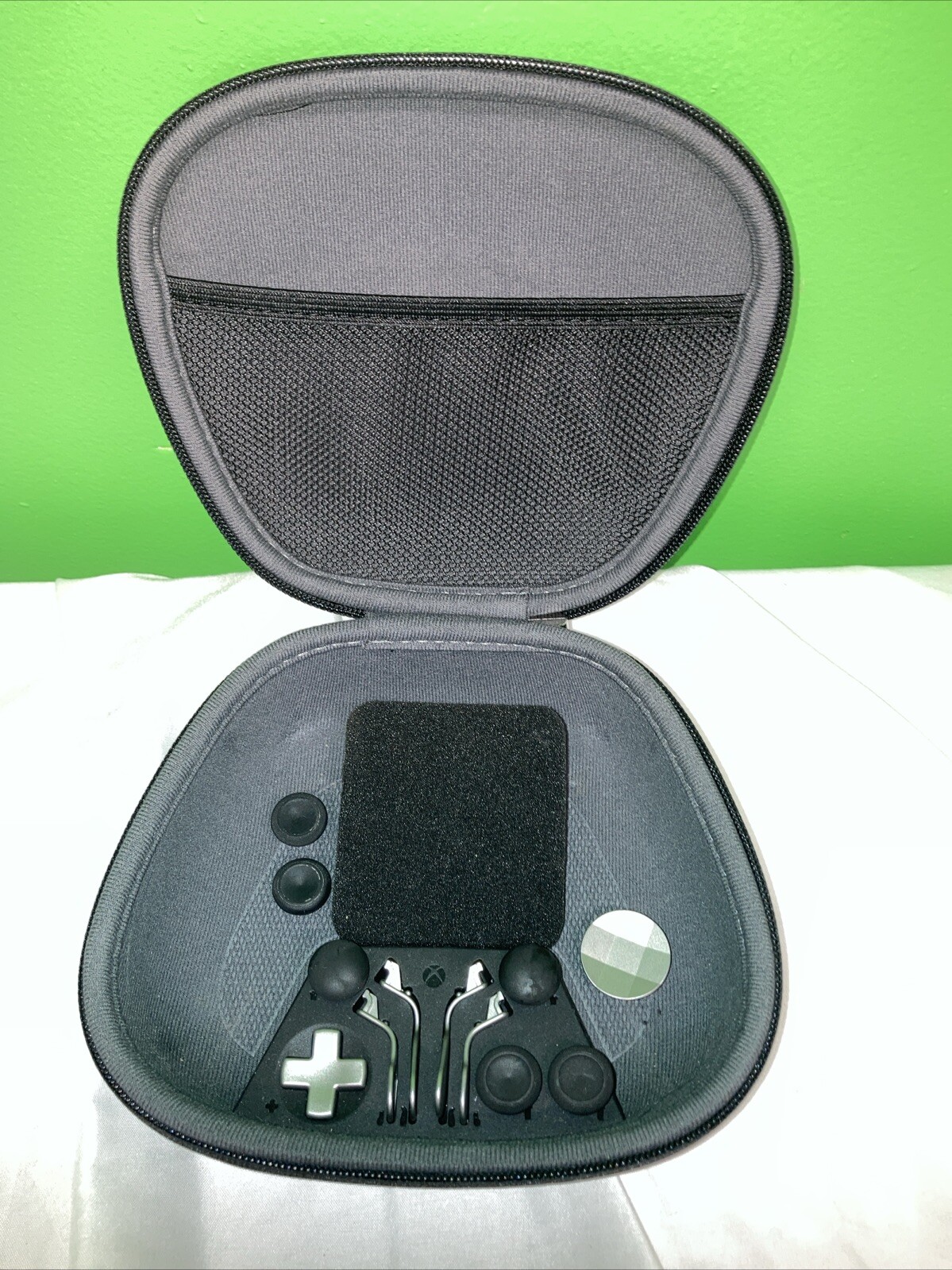 Microsoft Xbox One Elite Series 1/2 Controller Case w/ INTERCHANGEABLE PARTS