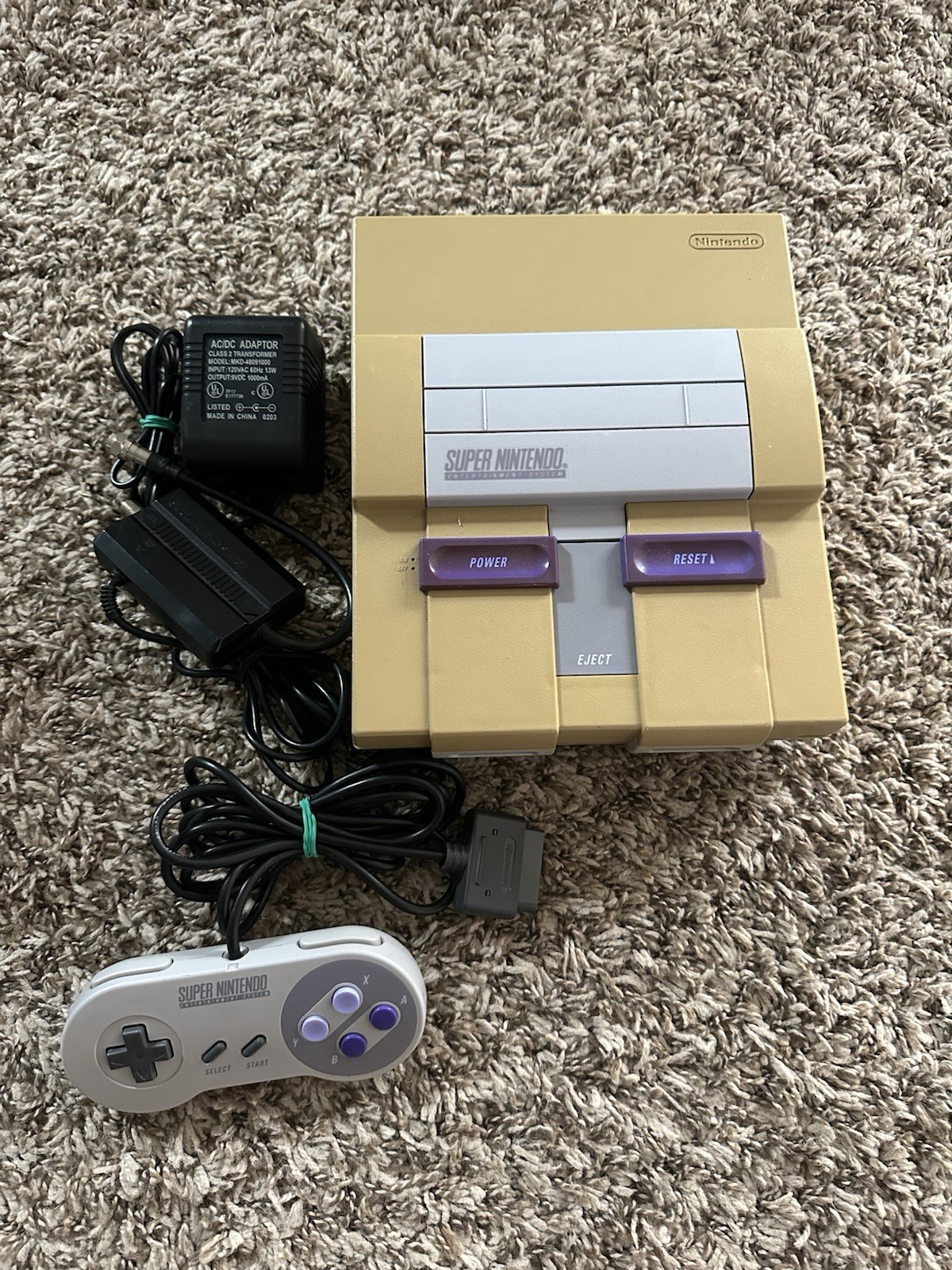 Yellowish Super Nintendo SNES Console Tested Working/GAME IS NOT INCLUDED