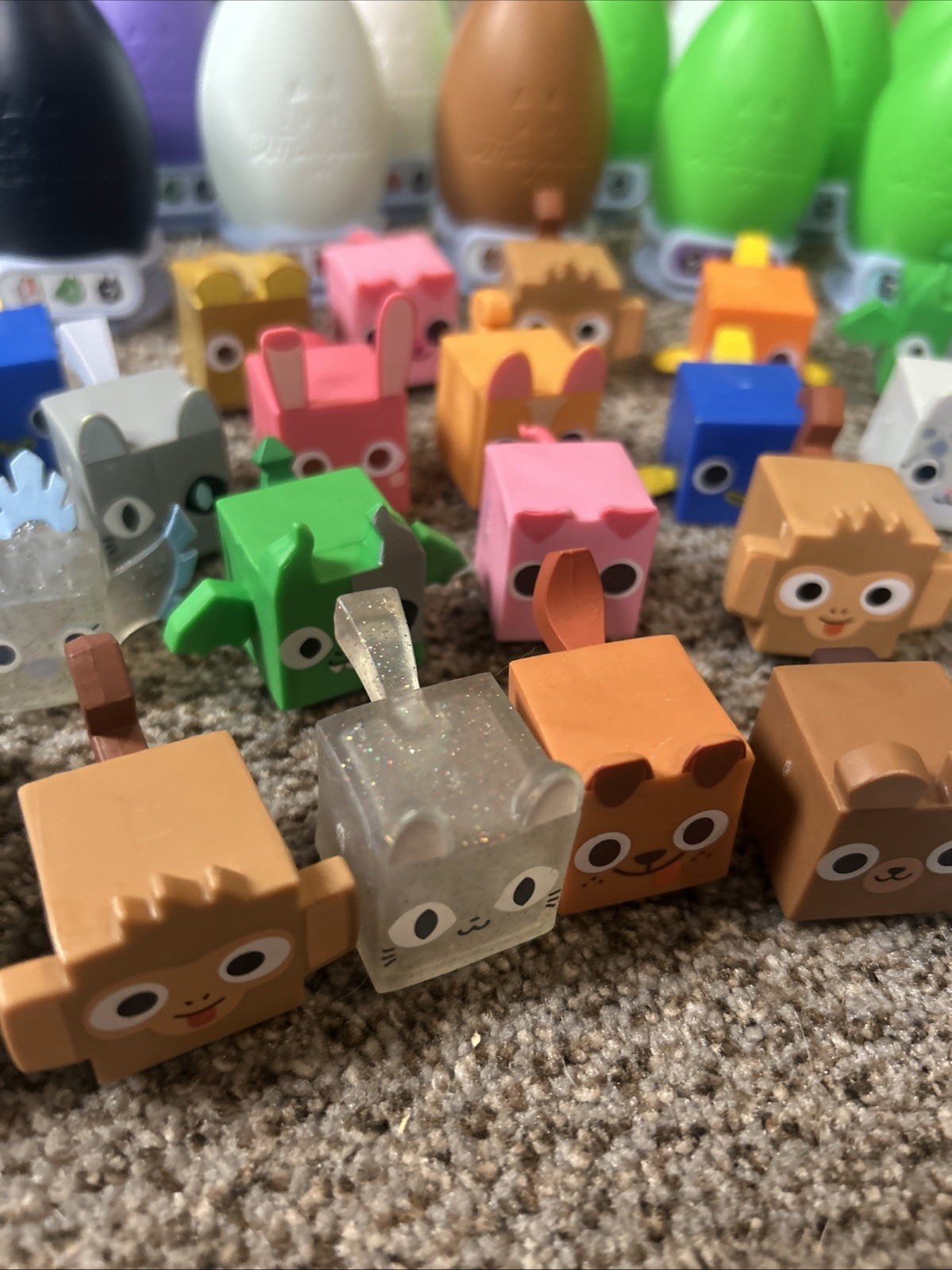 Pet Simulator X Series Large Lot Eggs Figures Keychains