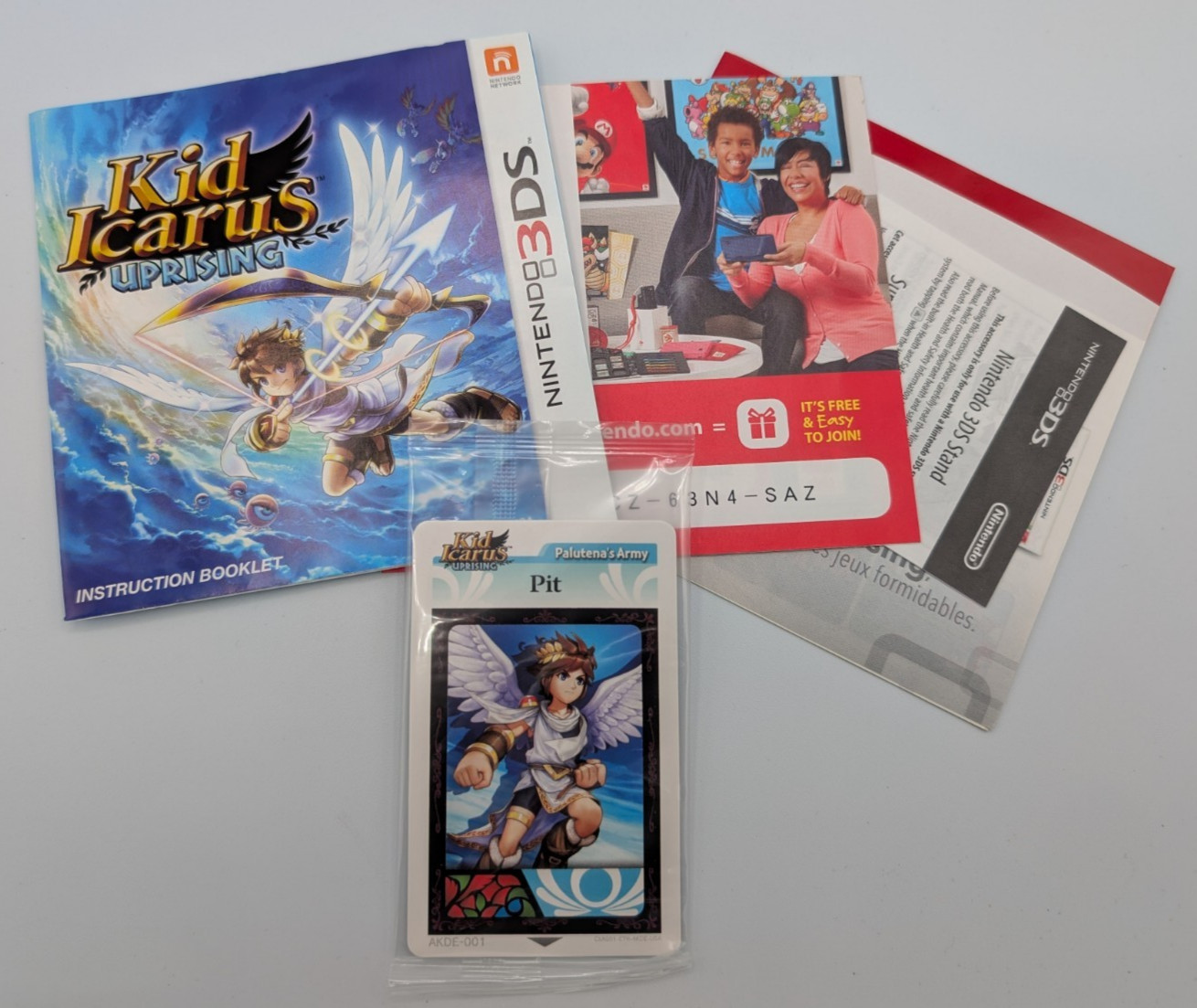 Kid Icarus: Uprising (Nintendo 3DS, 2012) – BIG BOX – CIB with cards and stand