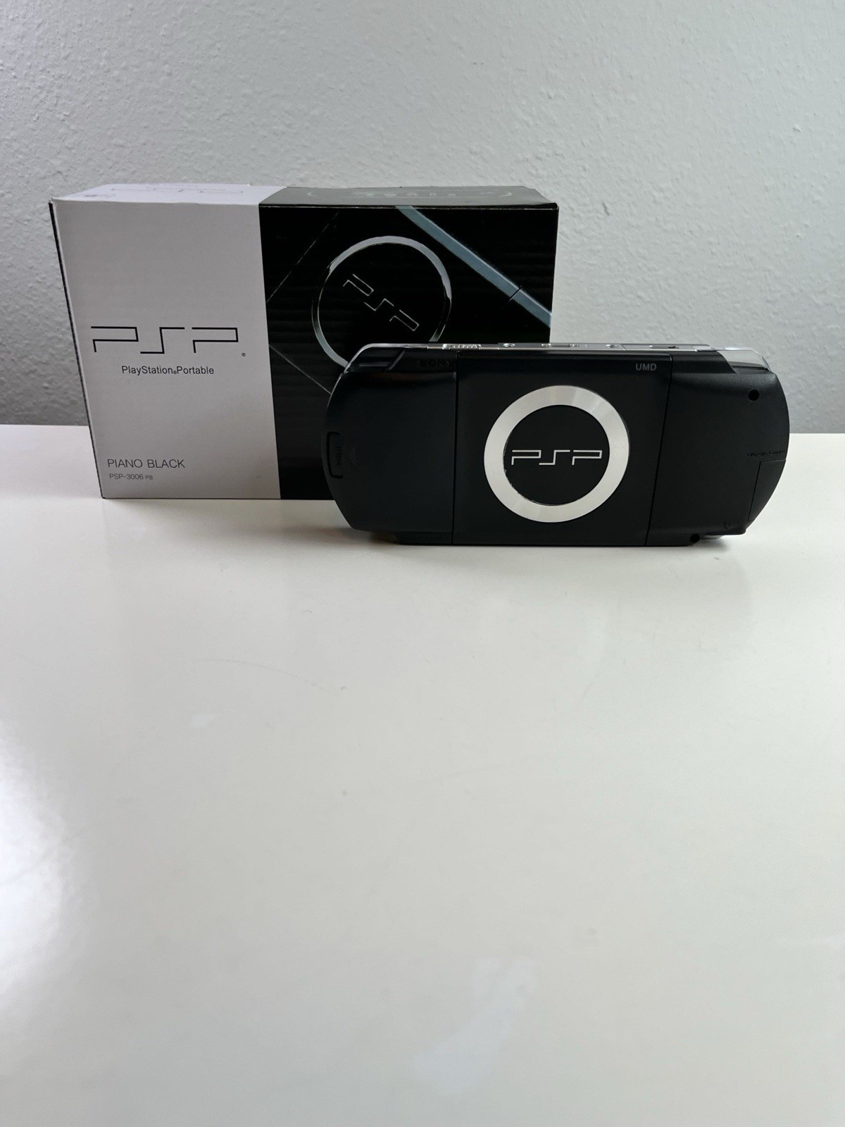 Sony PSP-3006 PB PSP-3000 Piano Black Handheld System w/ Box