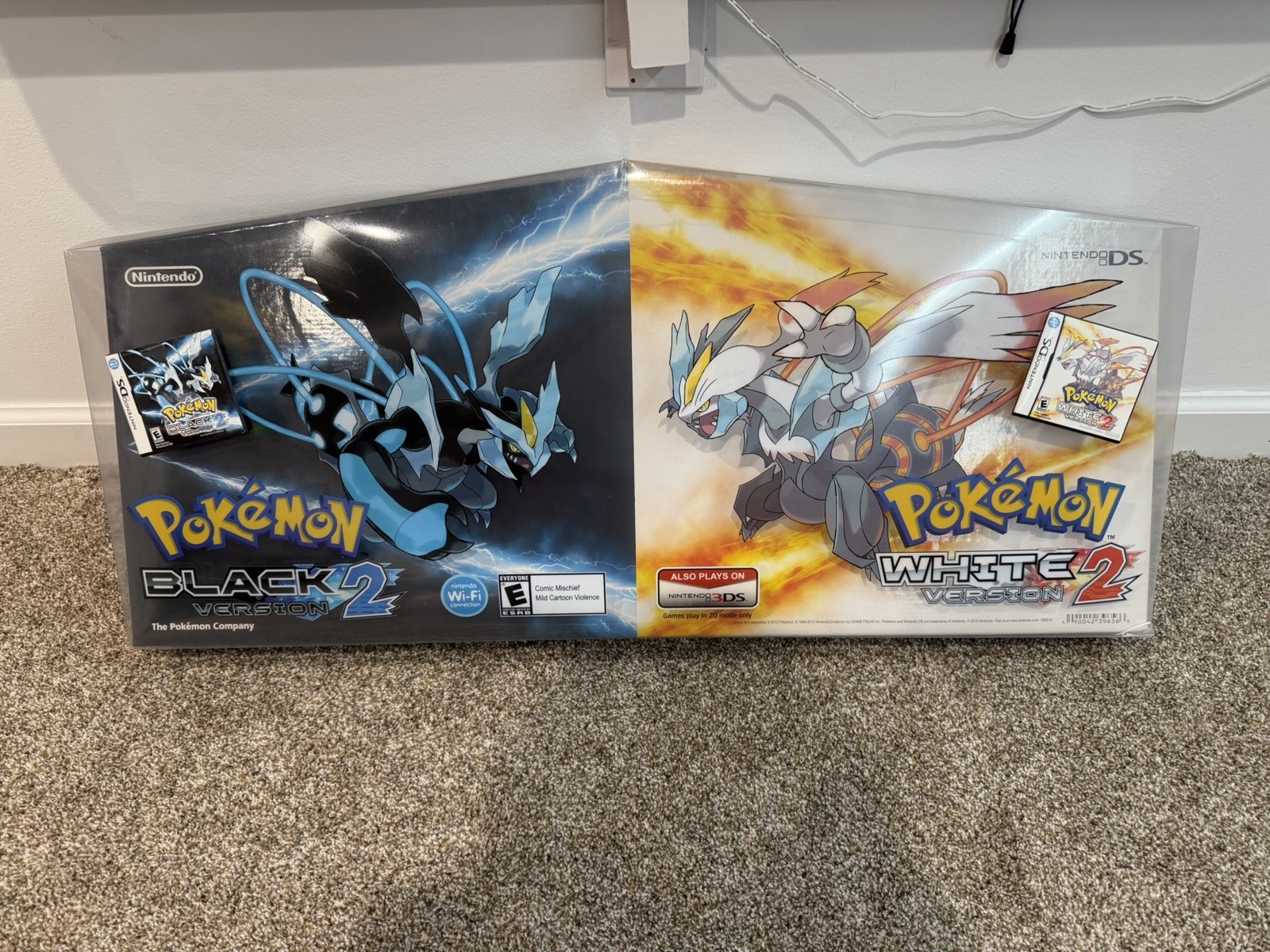 RARE Pokémon Black & White Version 2 Display