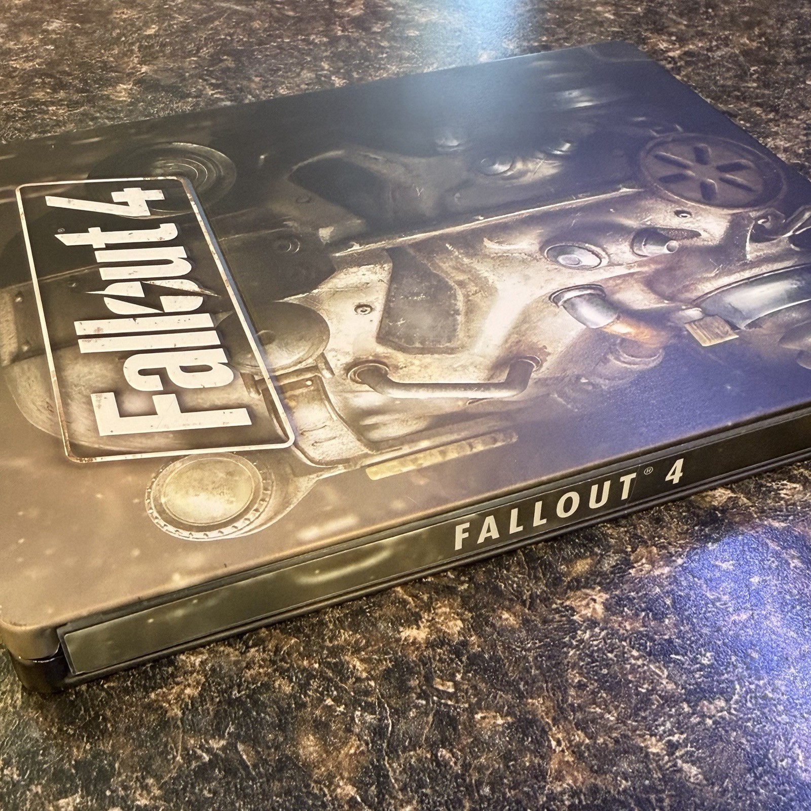 Fallout 4 (Microsoft Xbox One) Collector’s Steelbook Edition No Disc Broken Tab