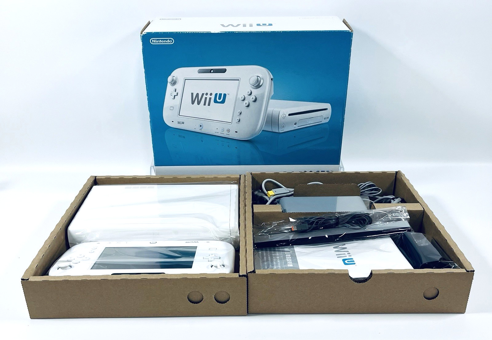 Nintendo Wii U Console White 32GB Premium Set Boxed GamePad Tested Working　JP