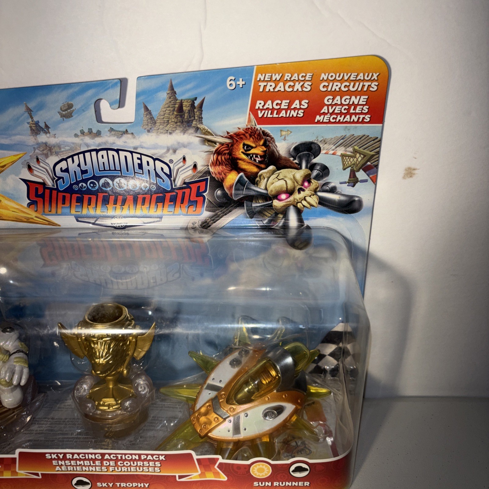 Skylanders Superchargers Sky Racing Action Pack Astroblast Sun Runner Trophy NIB