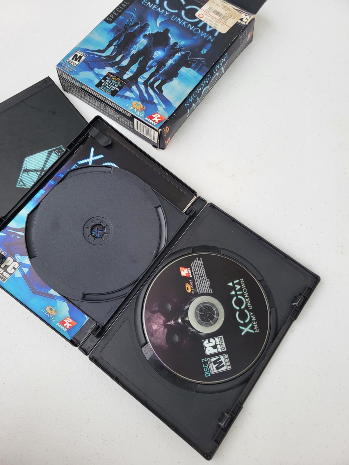XCOM Enemy Unknown PC DVD Special Edition Complete CD, Book,Fold Out Poster
