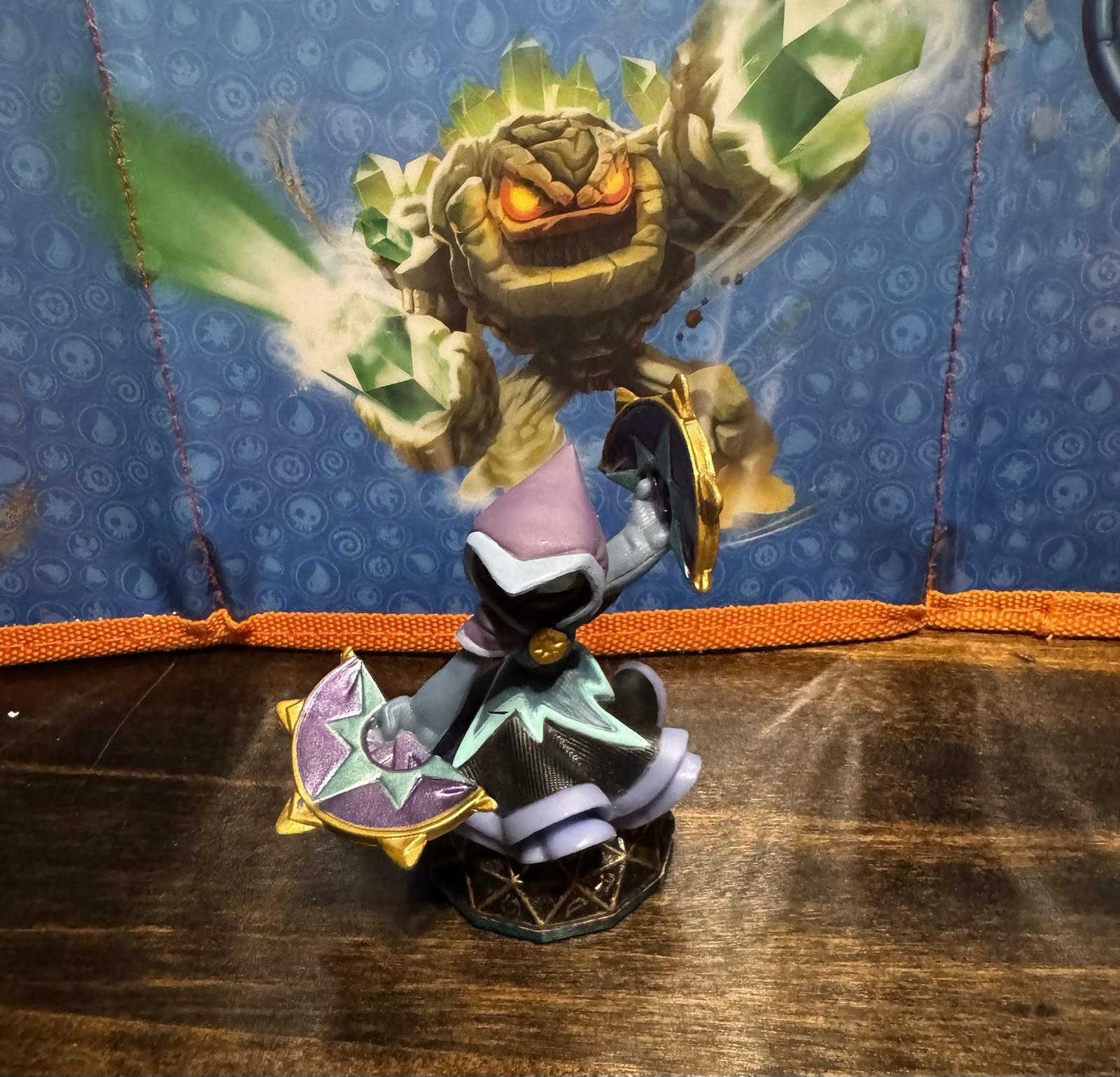 Skylanders Collection 11 Figures , travel bag and copy of game