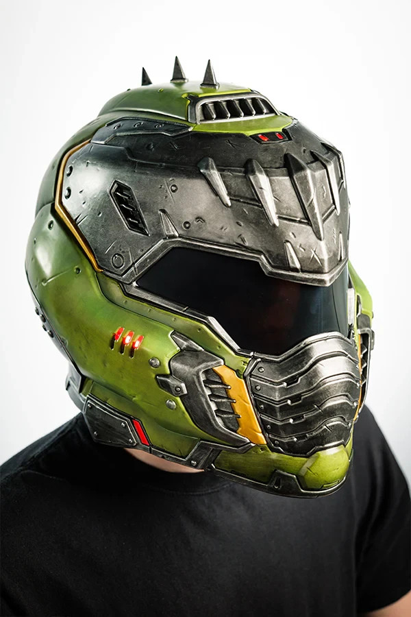 Doom: The Dark Ages Doom Slayer Wearable Helmet LED Bundle + Keycard x3 Patches