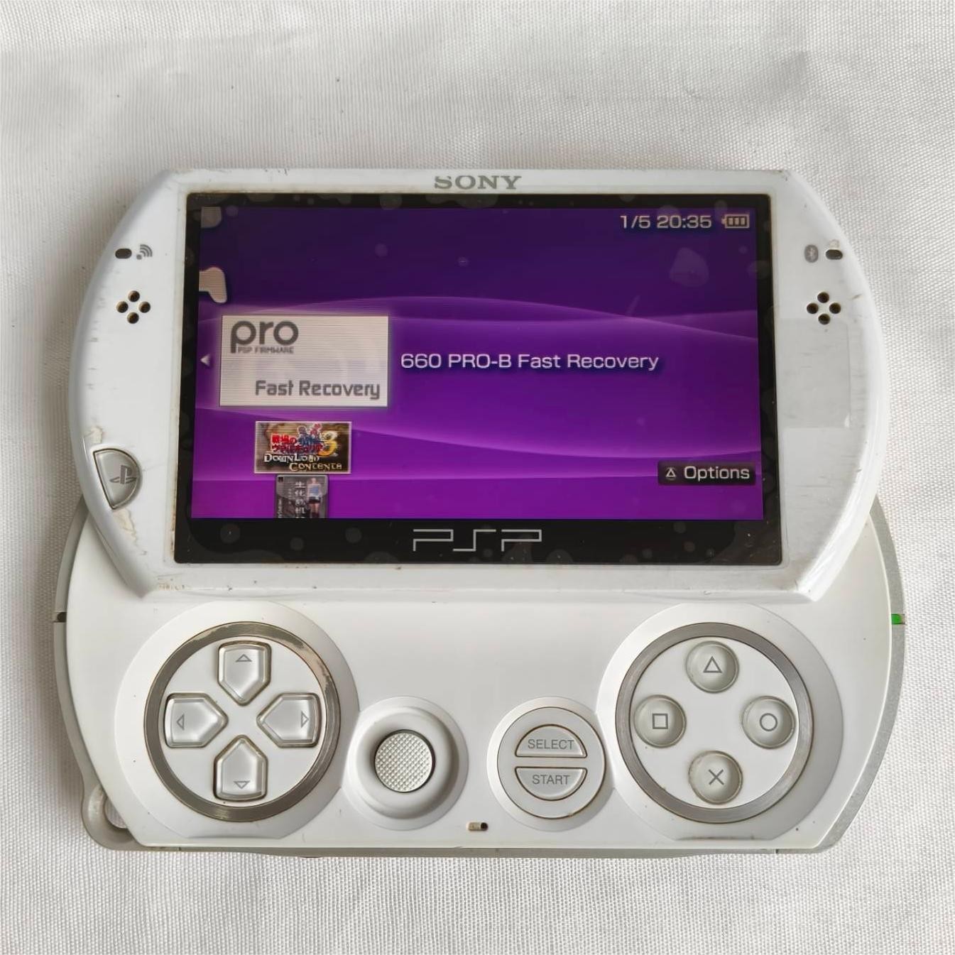 PSP GO console White with Charger PSP-N1001 New Screen with protect tested well