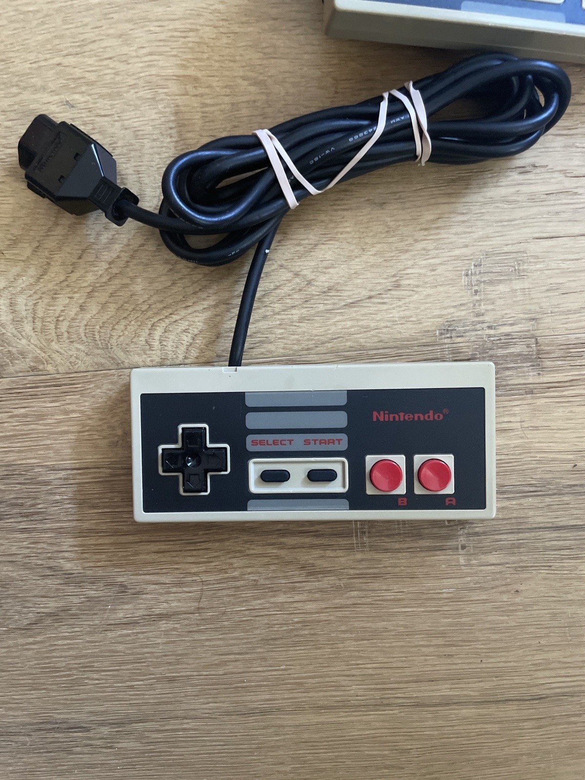 Original 1985 Nintendo Zapper Light Gun – Gray Model (NES-005) & 2 Controllers