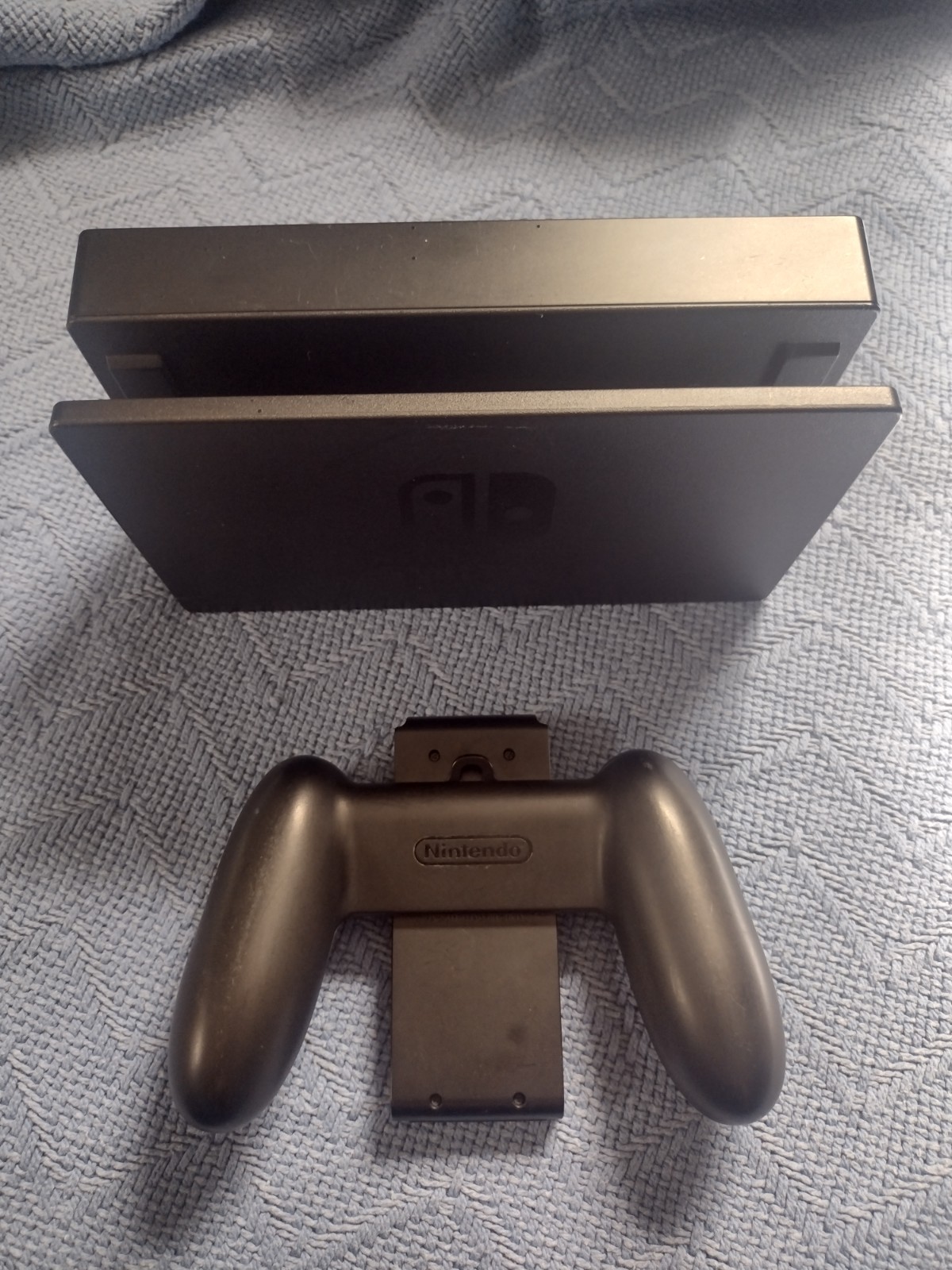 Official Nintendo Switch Dock HAC-007 & Joy-Con Comfort Grip HAC-011 Bundle